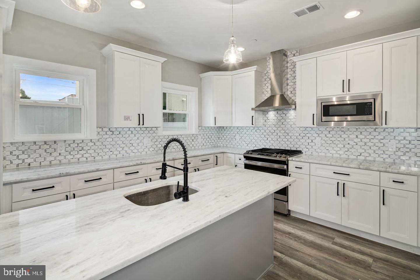 FRANCISVILLE - Residential