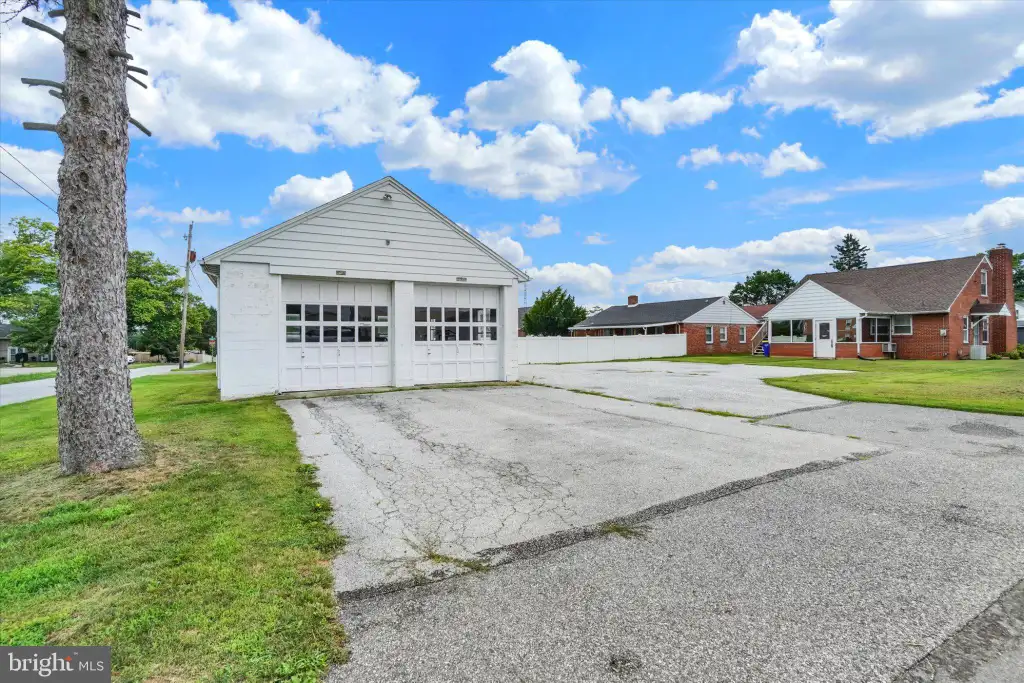2260 Carlisle Road, York, PA 17408