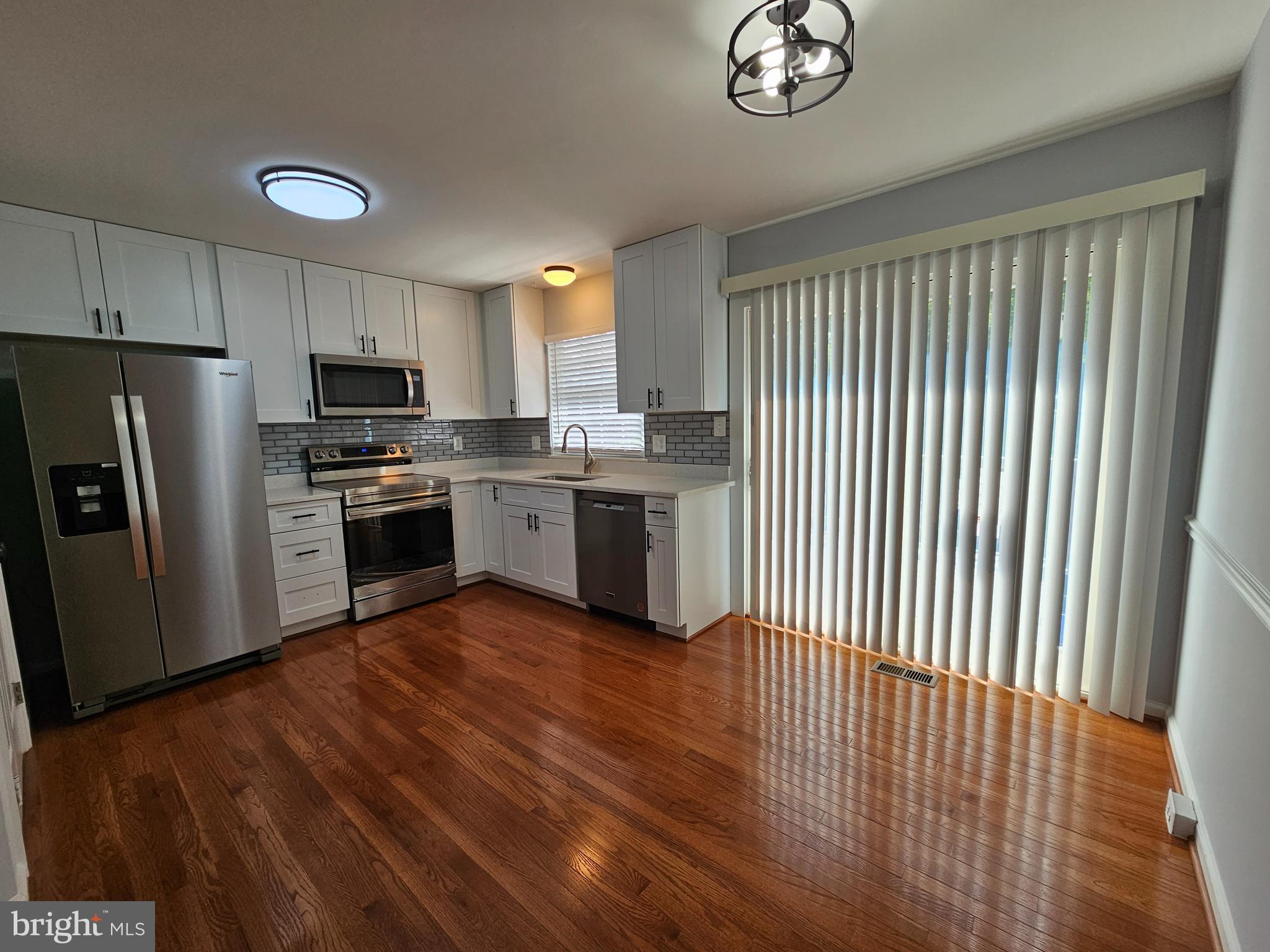 CENTRE RIDGE LAND BAY - Residential Lease