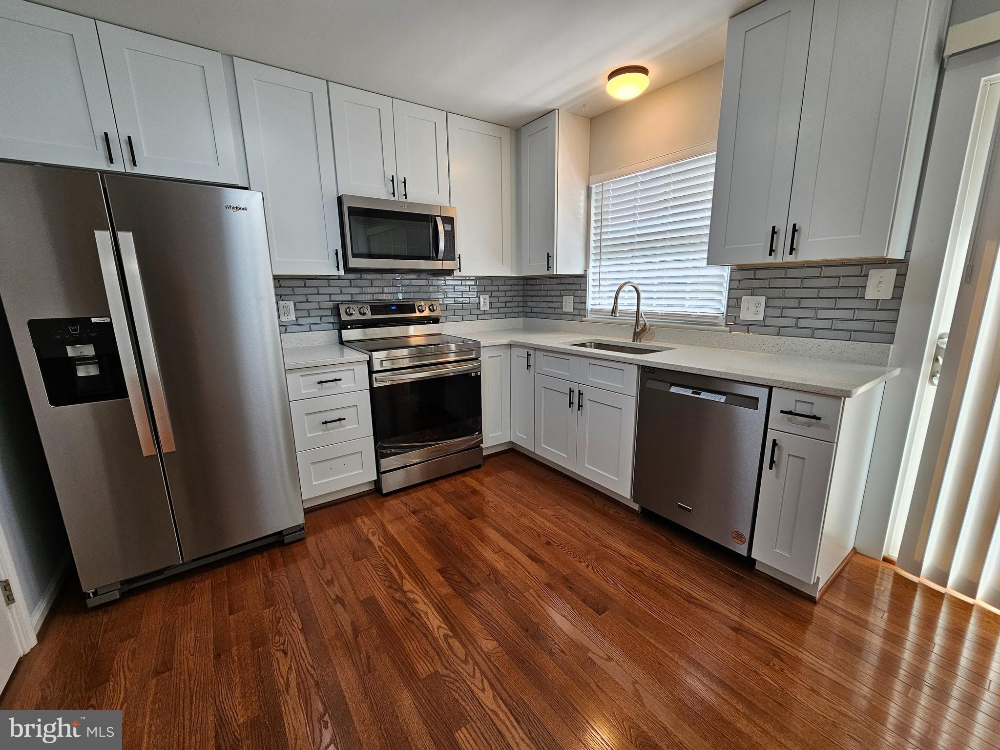 CENTRE RIDGE LAND BAY - Residential Lease