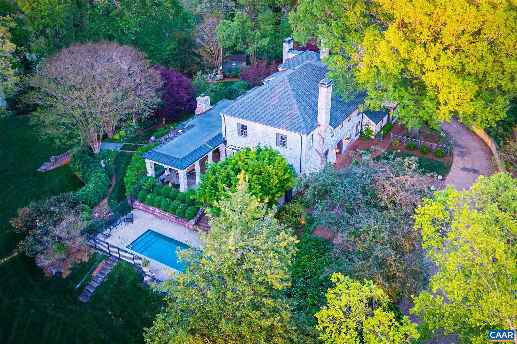 325 FARMINGTON DR