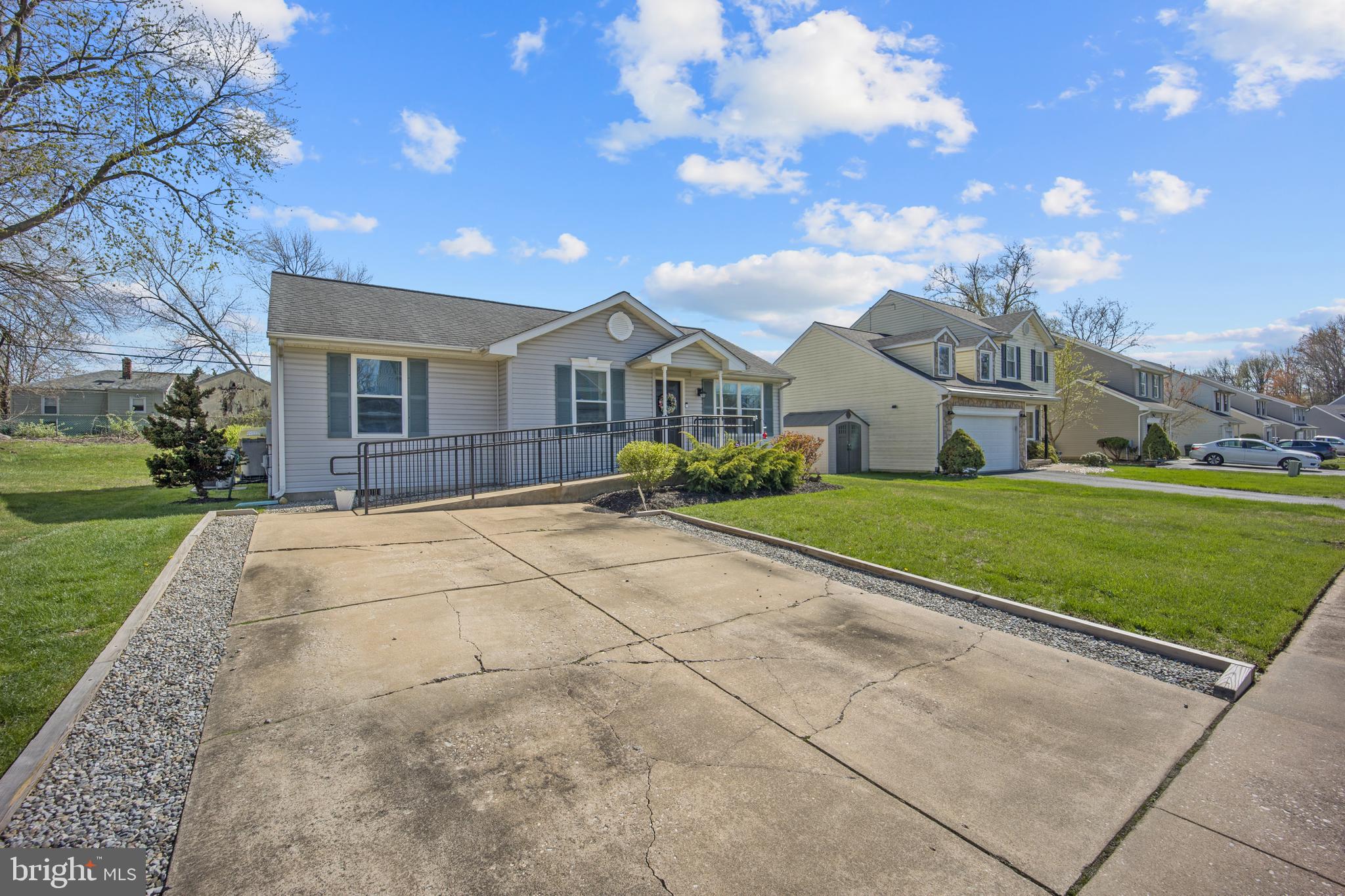 8 ROBINS NEST LANE