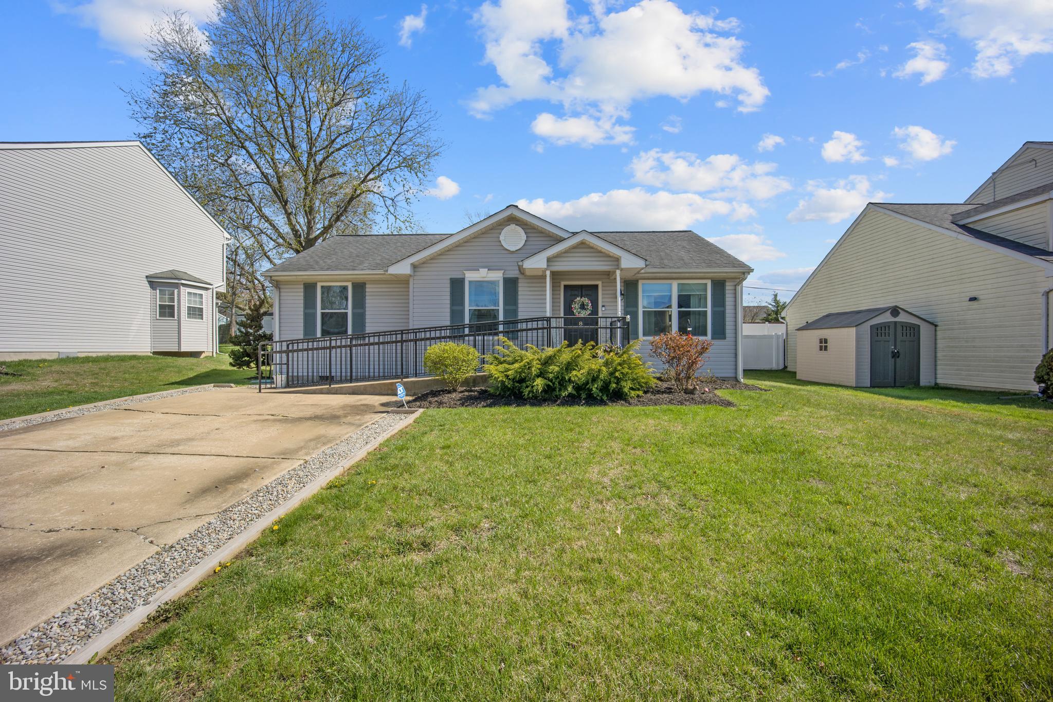8 ROBINS NEST LANE