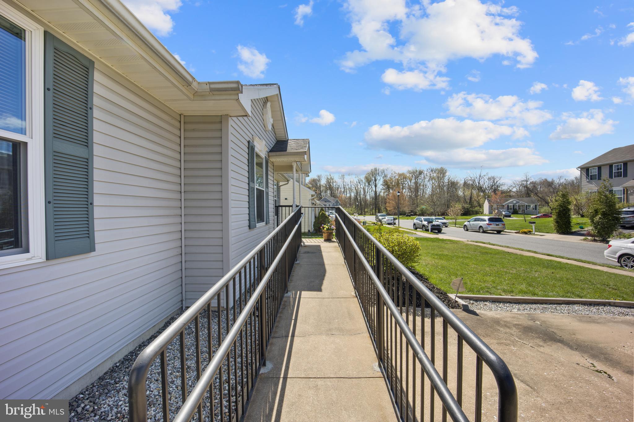 8 ROBINS NEST LANE