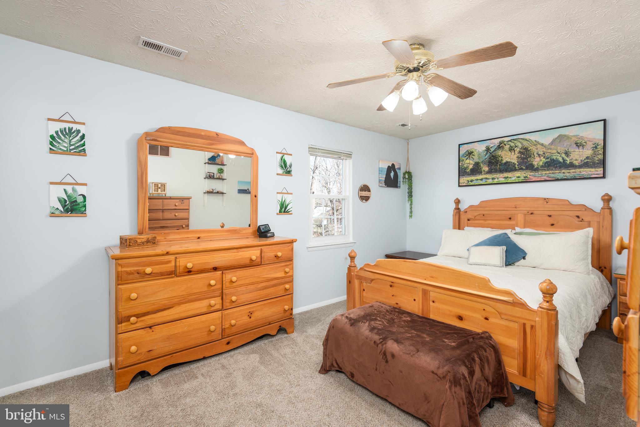 HUNTERS POINTE - Residential