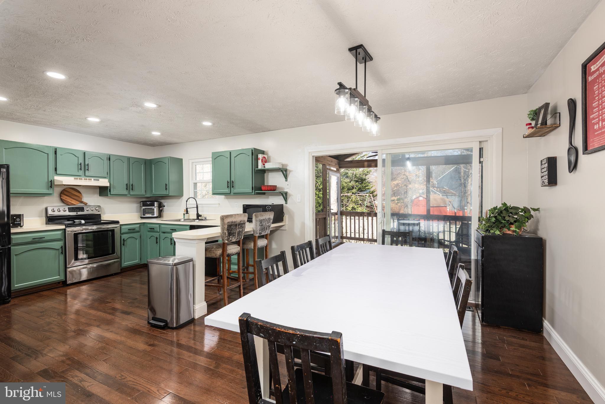 HUNTERS POINTE - Residential