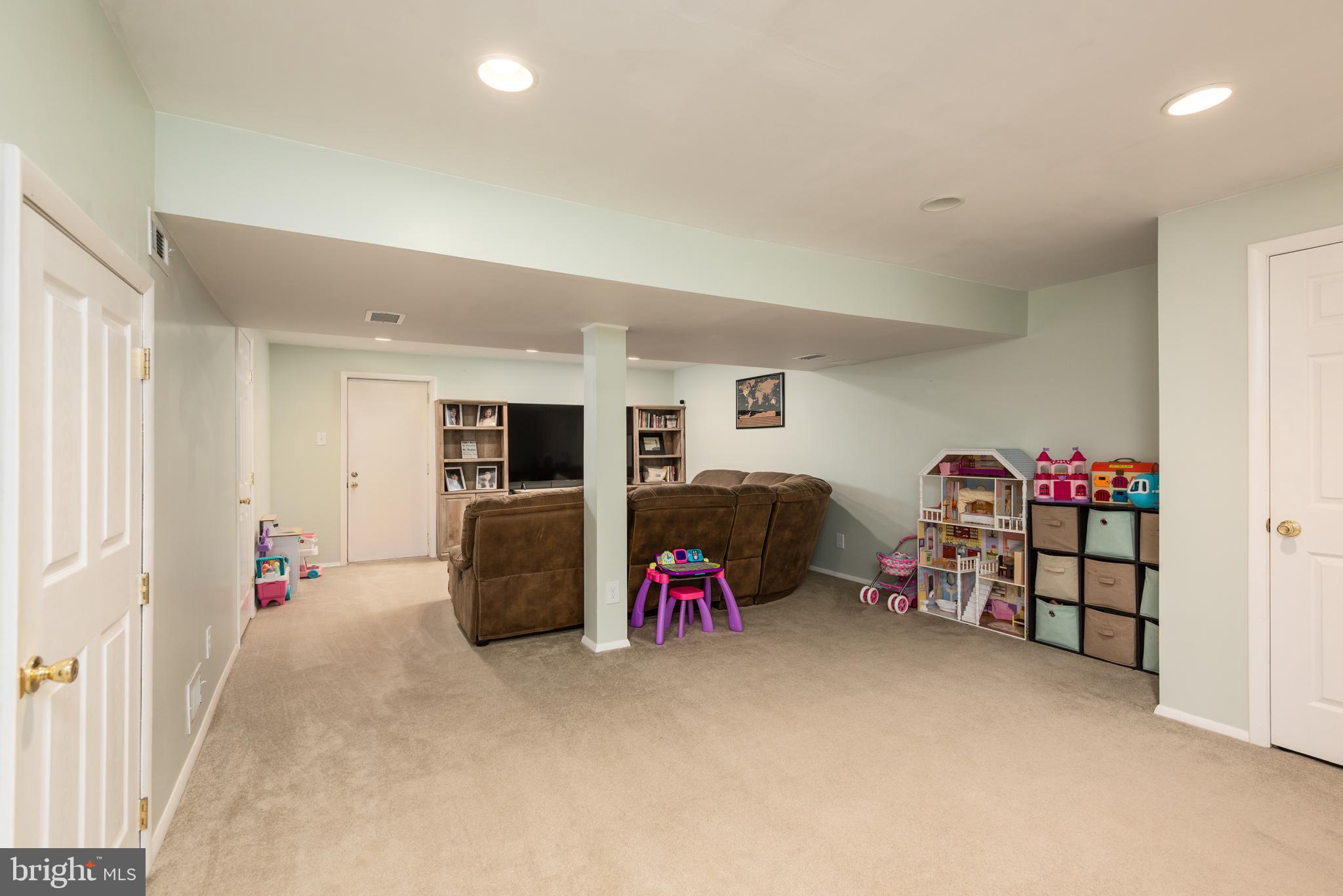 HUNTERS POINTE - Residential