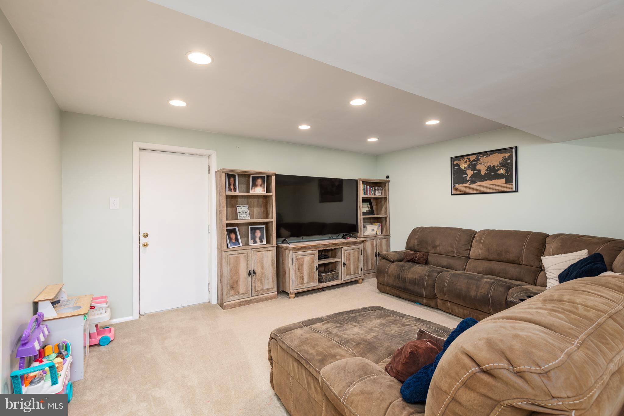 HUNTERS POINTE - Residential