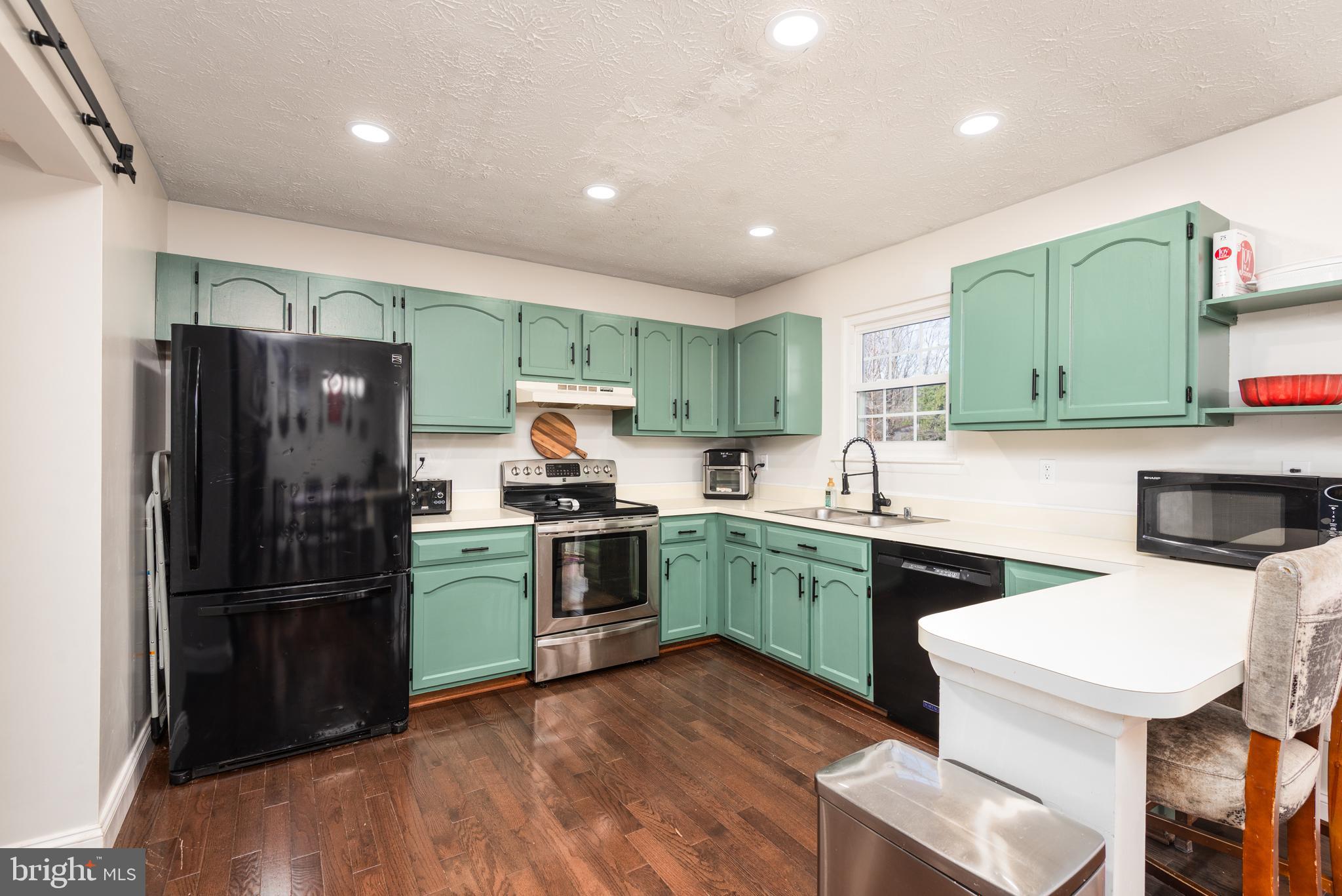 HUNTERS POINTE - Residential