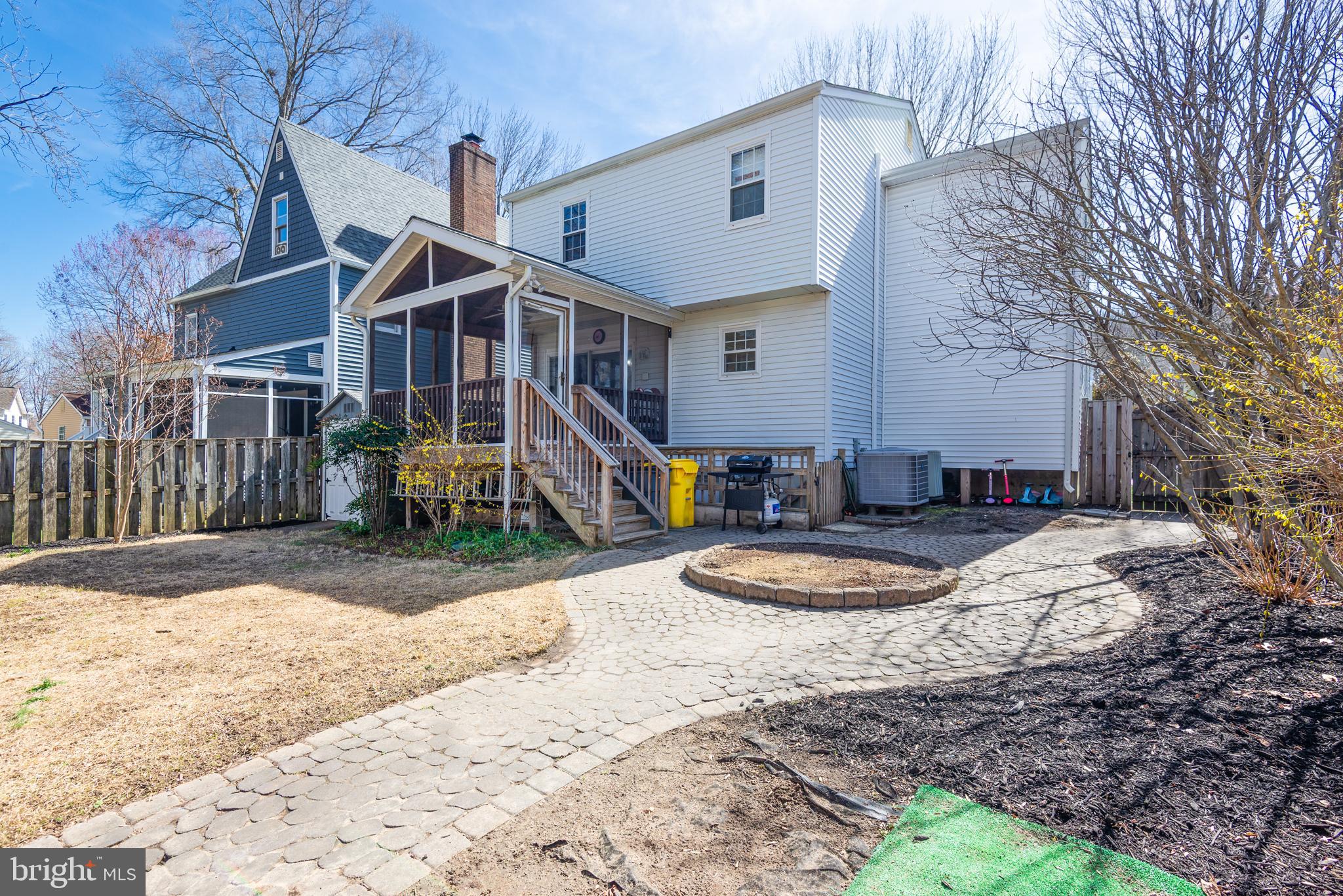 HUNTERS POINTE - Residential