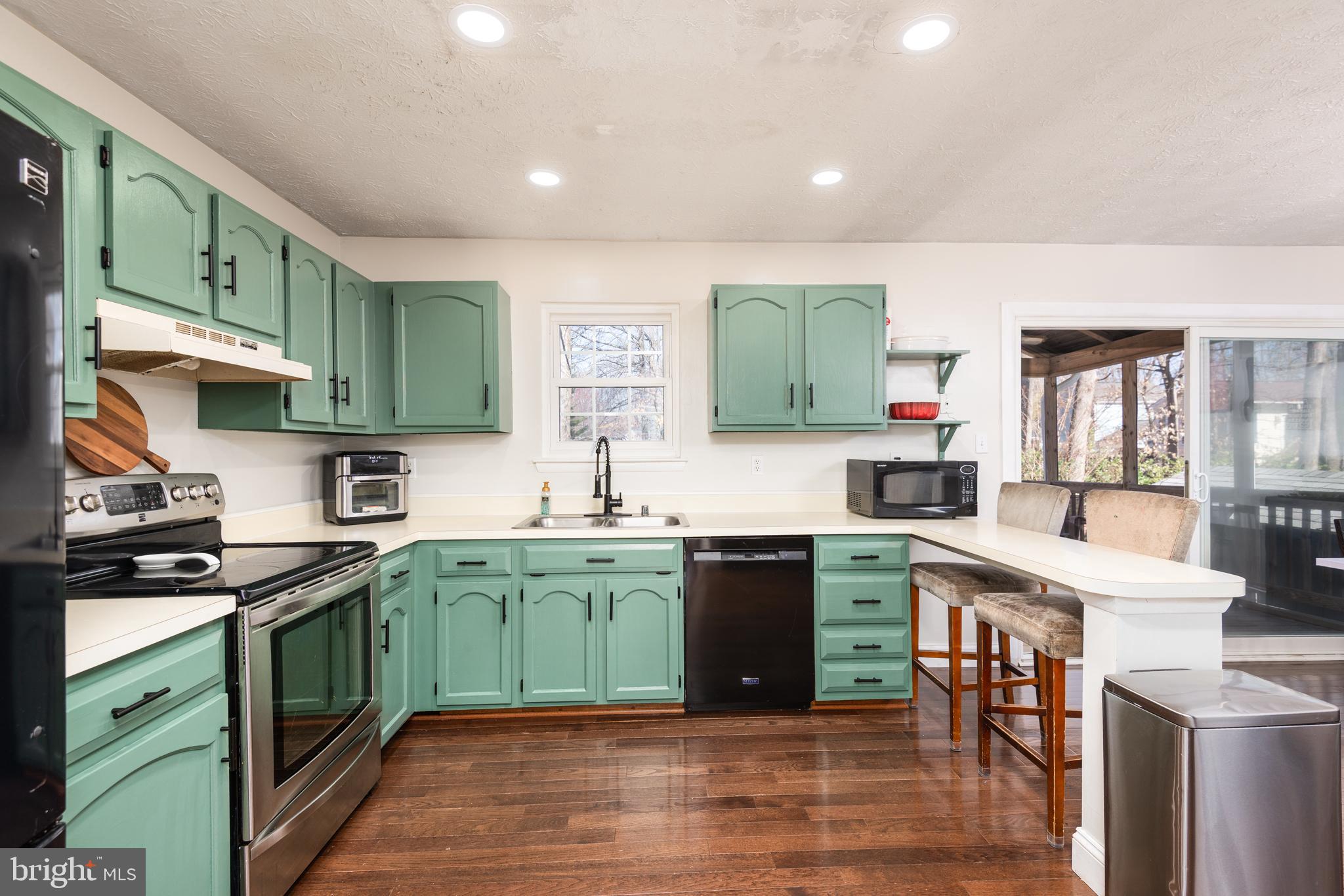 HUNTERS POINTE - Residential