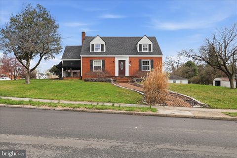 Homes For Sale - 318 Mealey Parkway<br/> Washington County, HAGERSTOWN, MD 21742