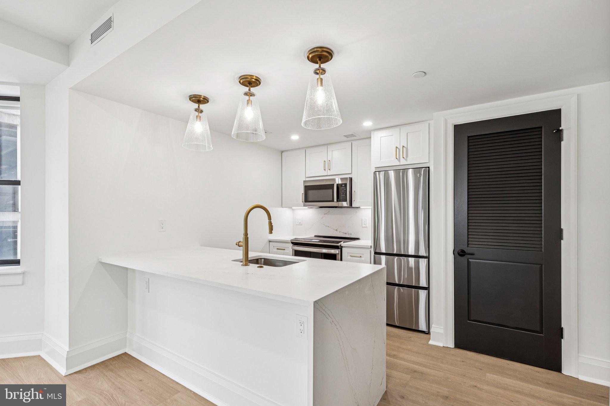 RITTENHOUSE SQUARE - Residential Lease