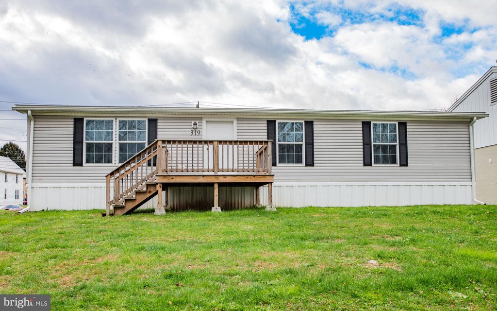 Photo of 319 Logan St, LOCK HAVEN, PA 17745 (MLS # PACL2025312)