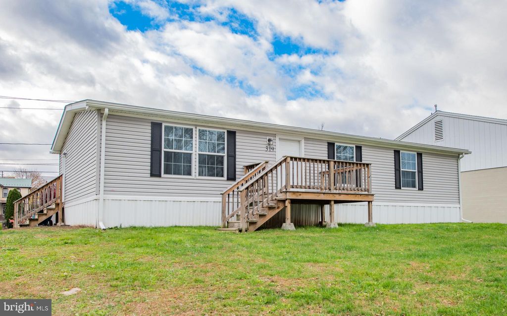 Photo of 319 Logan St, LOCK HAVEN, PA 17745 (MLS # PACL2025312)