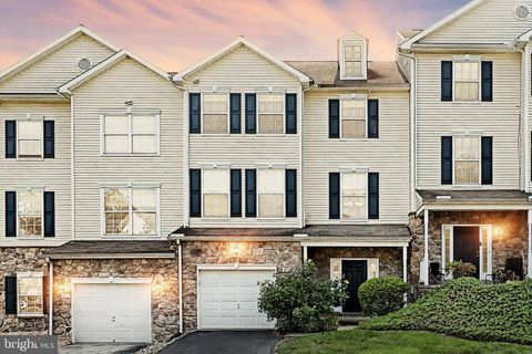 2112 MAPLE CREST BOULEVARD 2112 YORK PA 17406