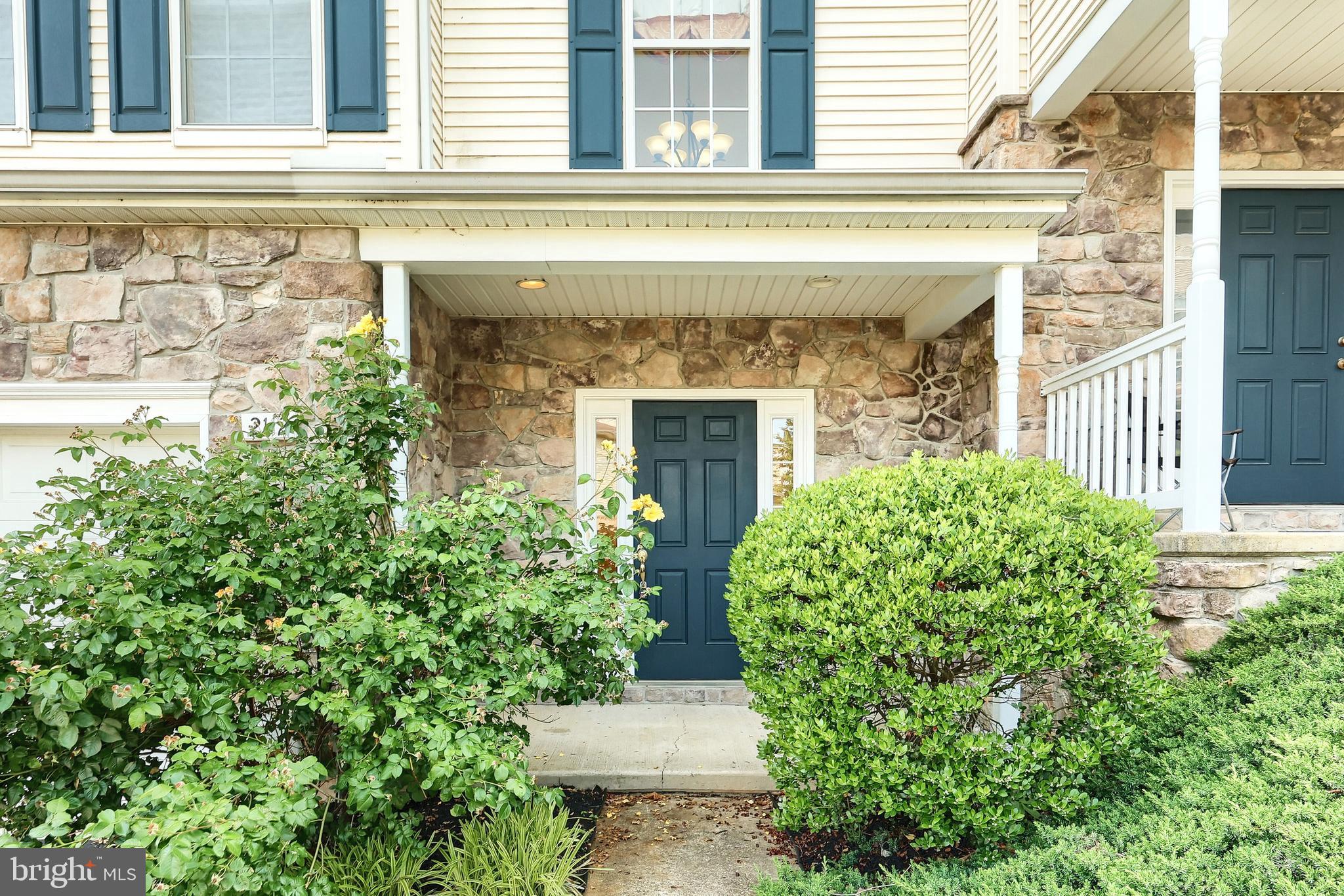2112 MAPLE CREST BOULEVARD 2112