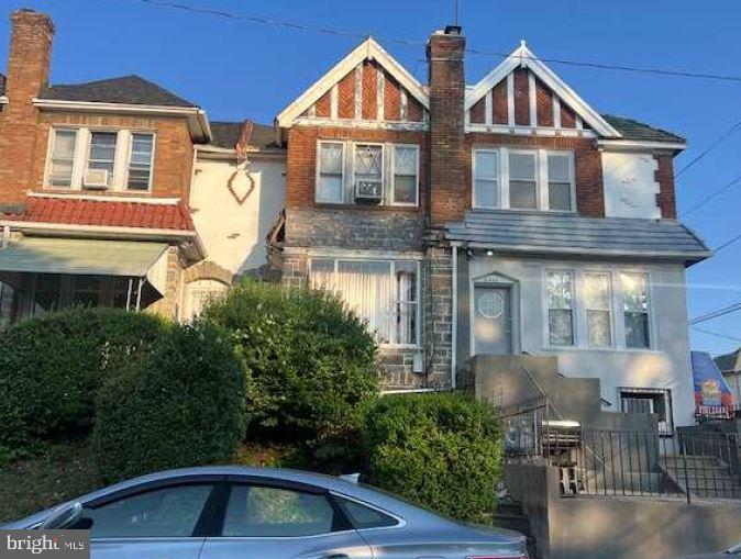 Great Opportunity to own this Charming Row home oozing with potential. This home was built in 1925 and features 3 bedrooms and 2.1 bathrooms, with plenty of living space. ***SPECIAL NOTES: (1) This is a CASH ONLY transaction. (2) Seller to pay Taxes, HOA, and Municipal/Utility Liens. (3) Please read the Auction disclaimers carefully before placing a bid or submitting an offer. ***