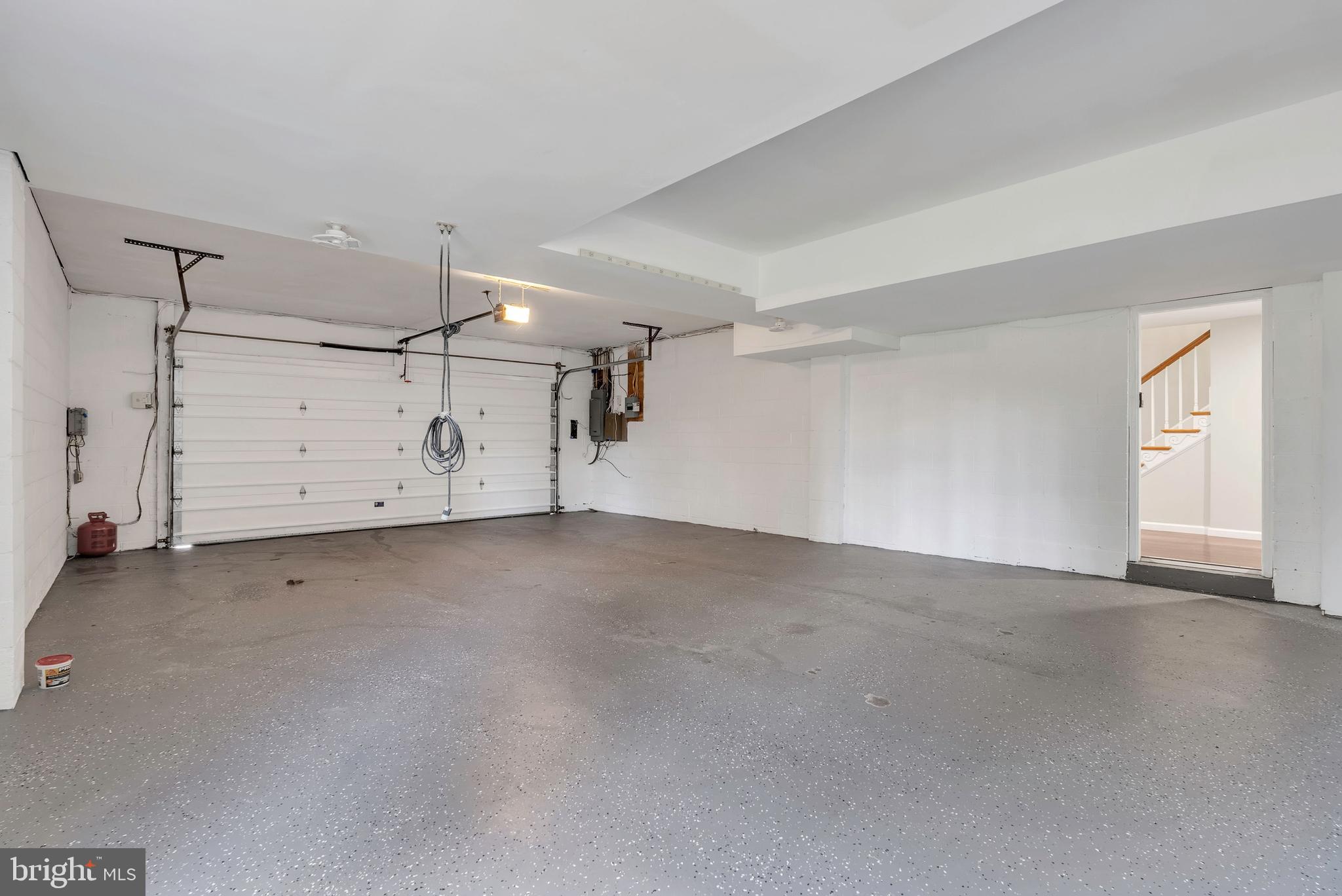 POTOMAC OUTSIDE - Residential Lease