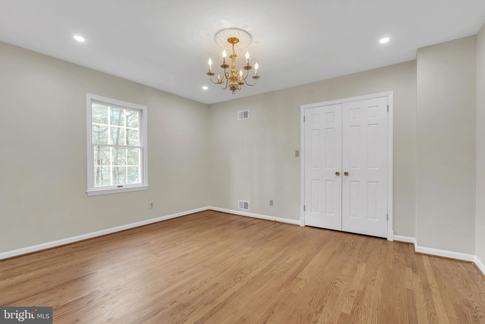 POTOMAC OUTSIDE - Residential Lease