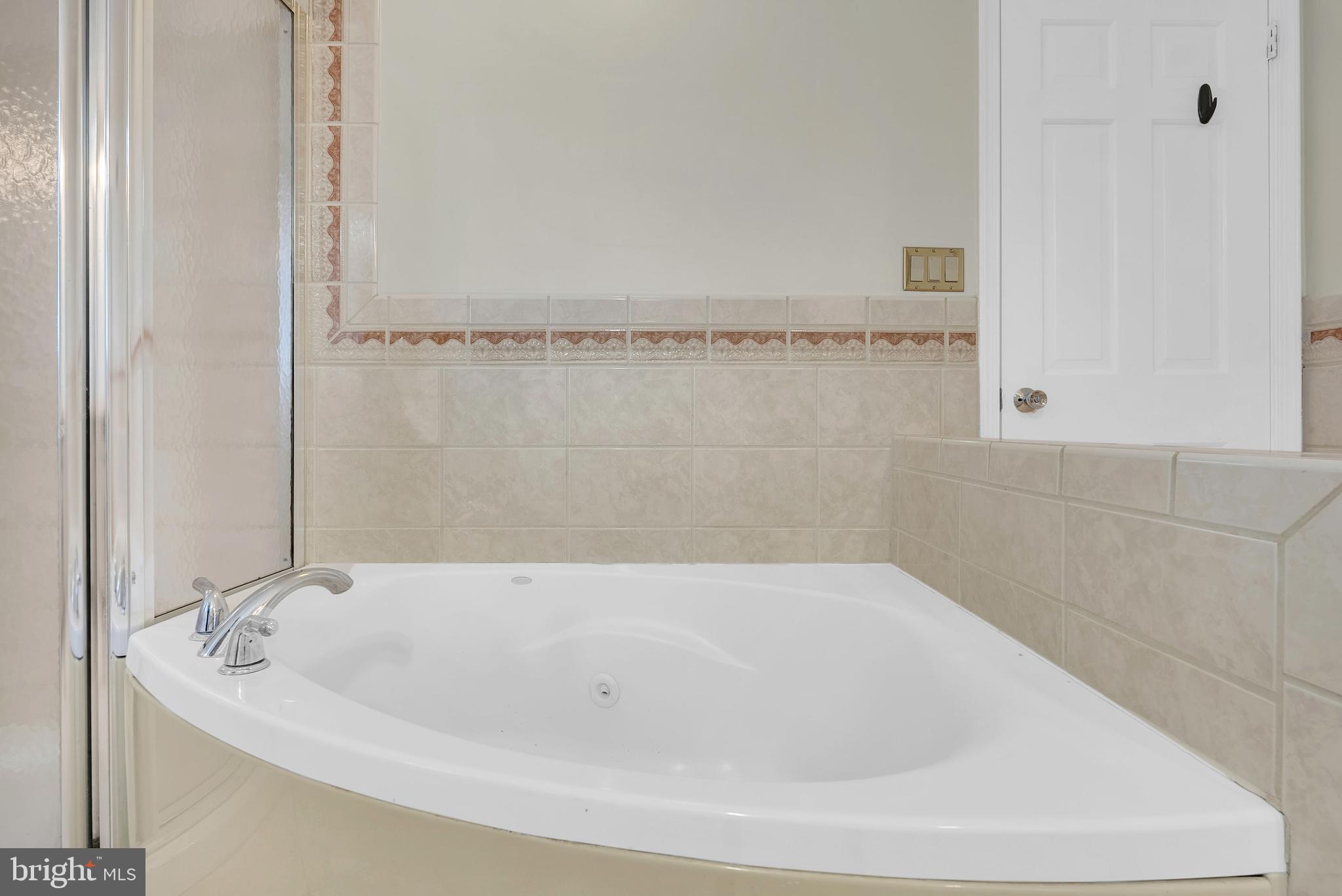 POTOMAC OUTSIDE - Residential Lease