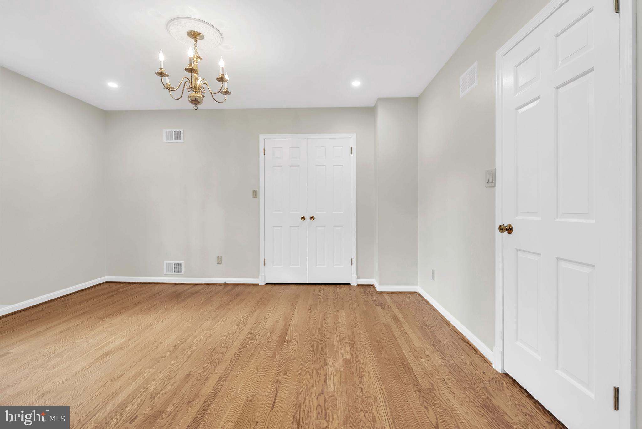 POTOMAC OUTSIDE - Residential Lease