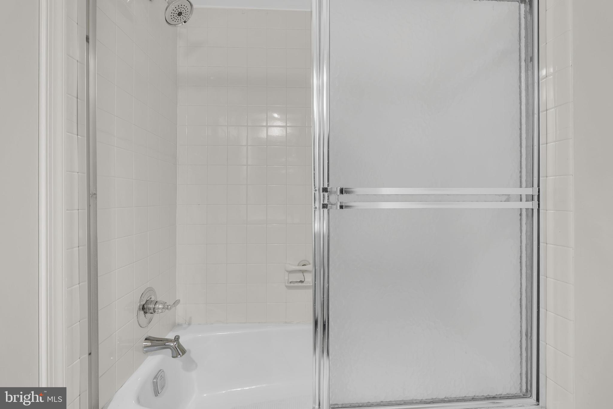 POTOMAC OUTSIDE - Residential Lease