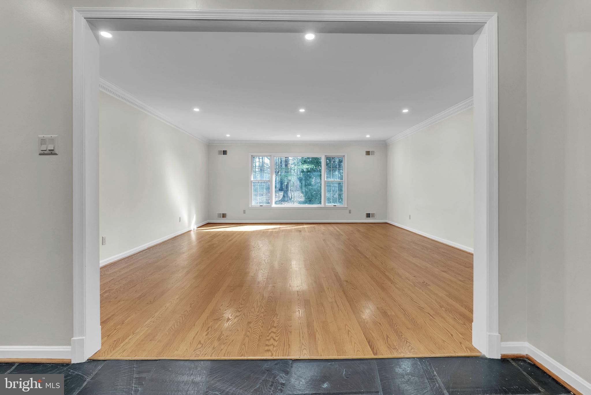 POTOMAC OUTSIDE - Residential Lease