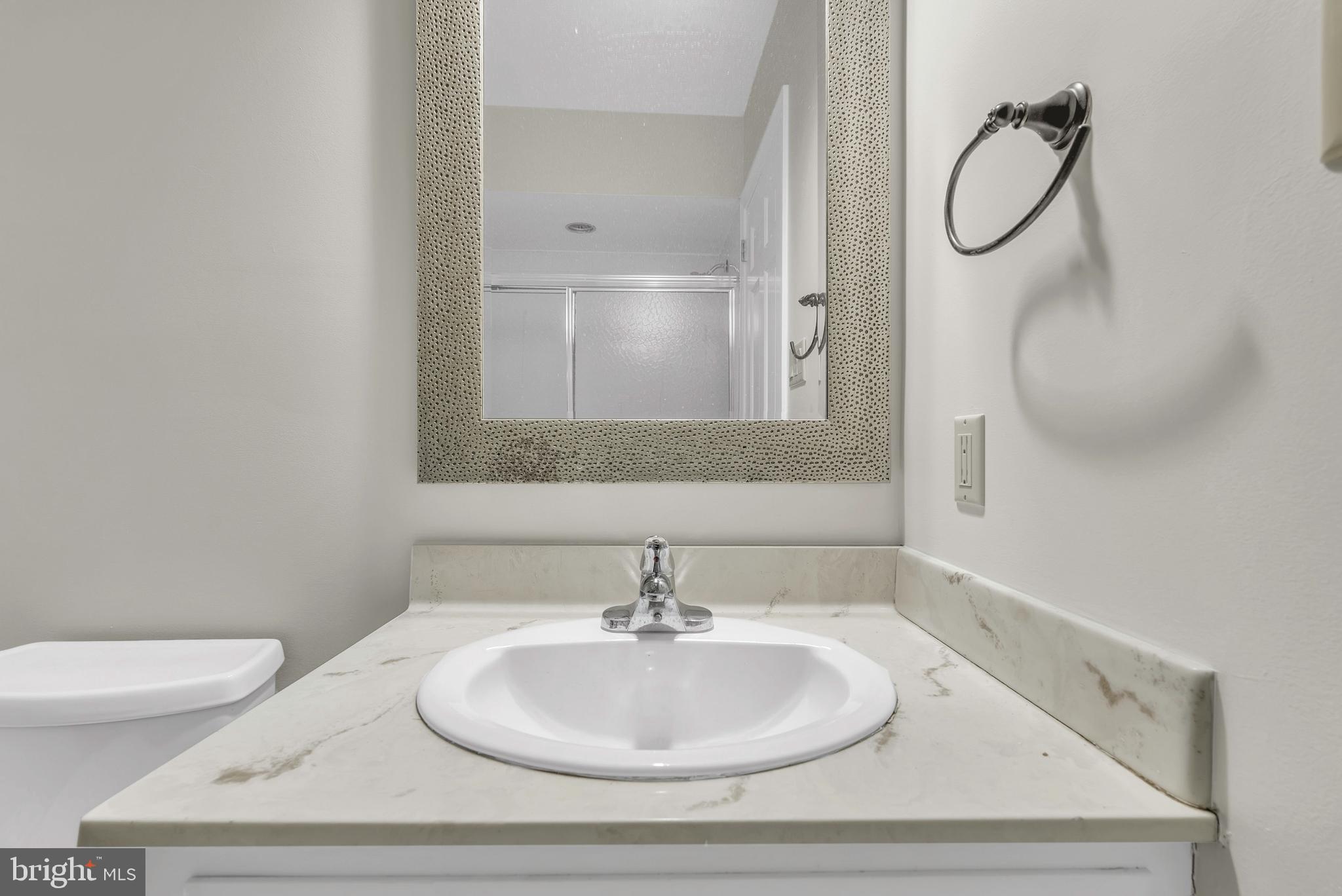 POTOMAC OUTSIDE - Residential Lease