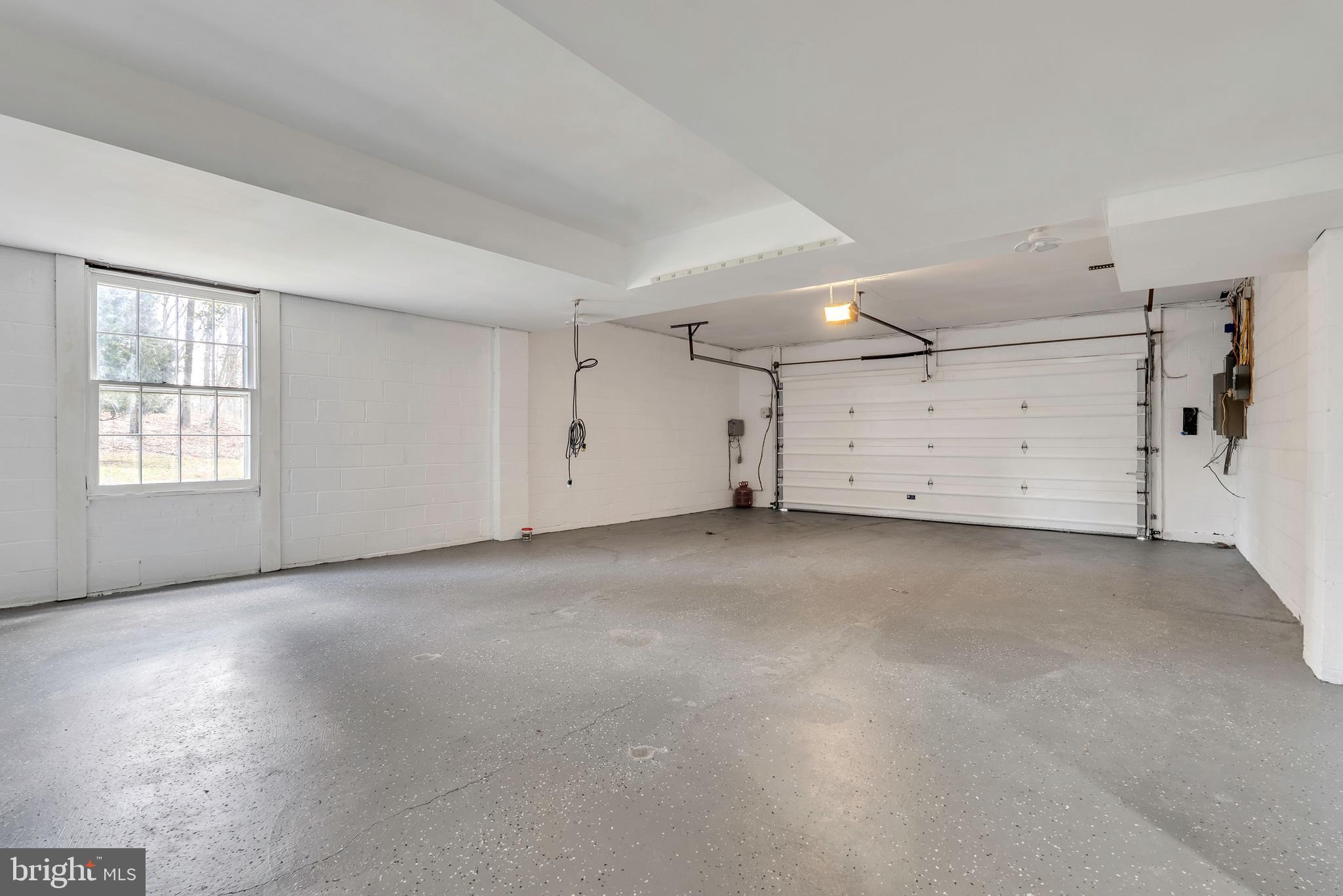 POTOMAC OUTSIDE - Residential Lease