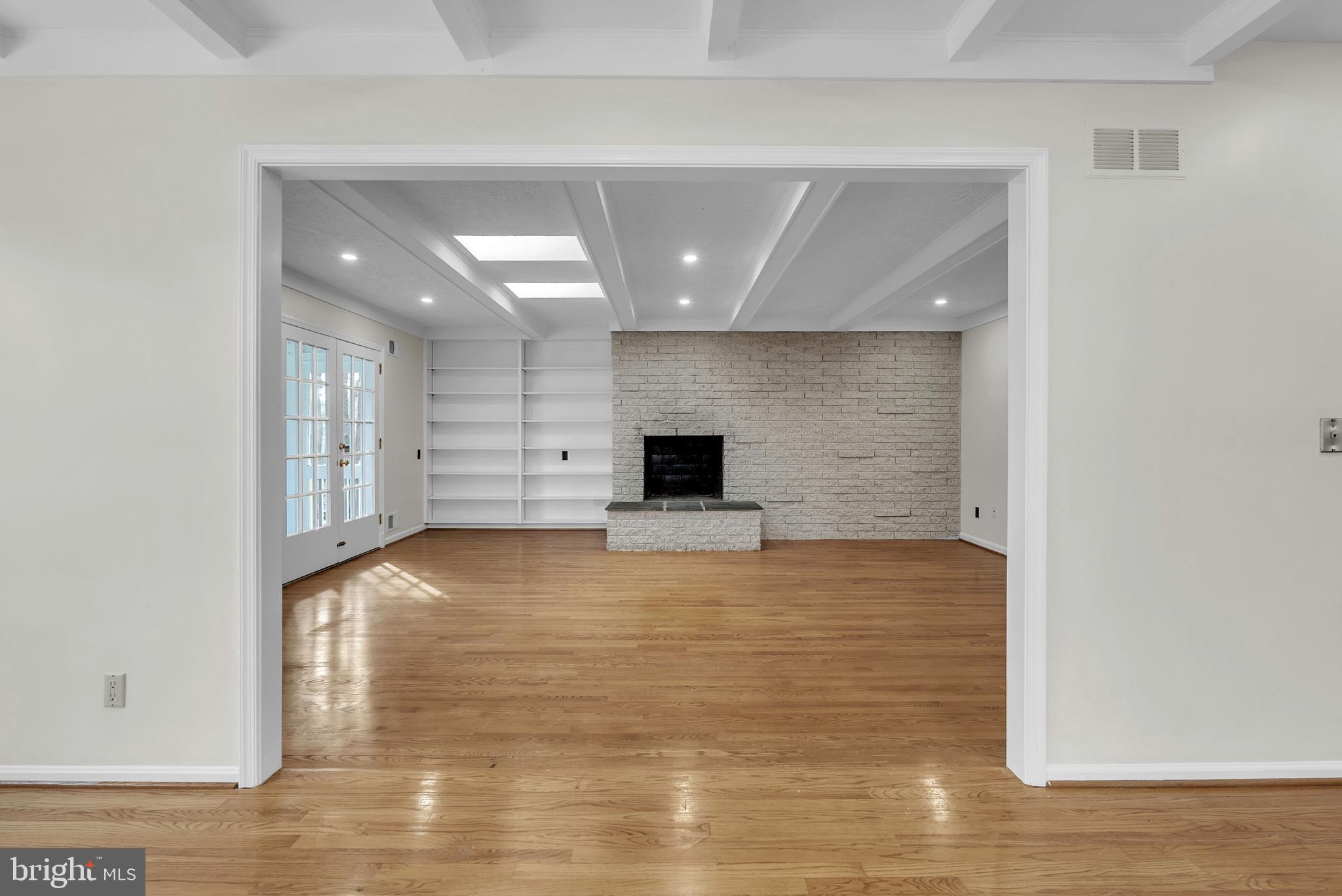 POTOMAC OUTSIDE - Residential Lease