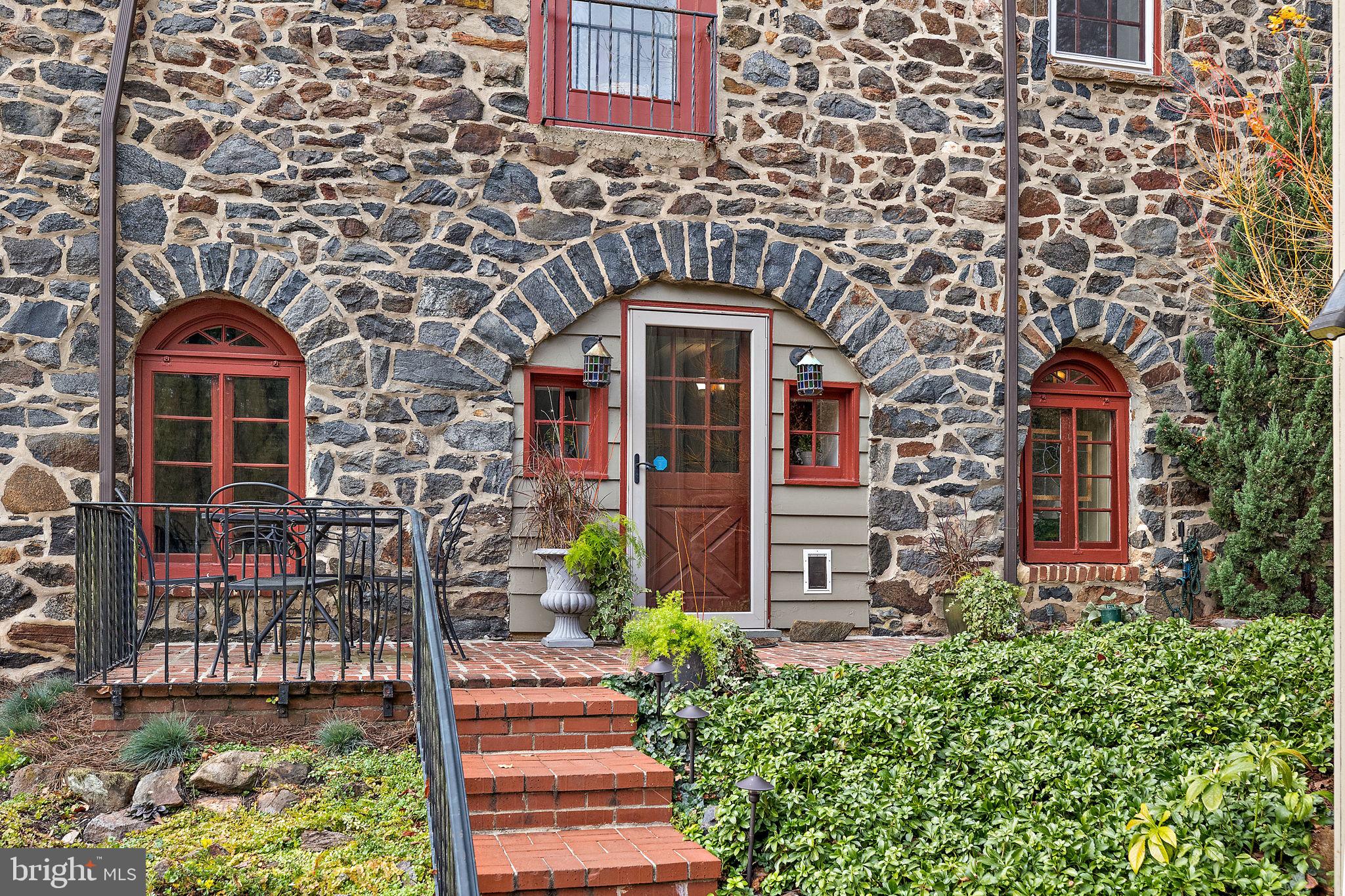 3007 FAULKLAND ROAD