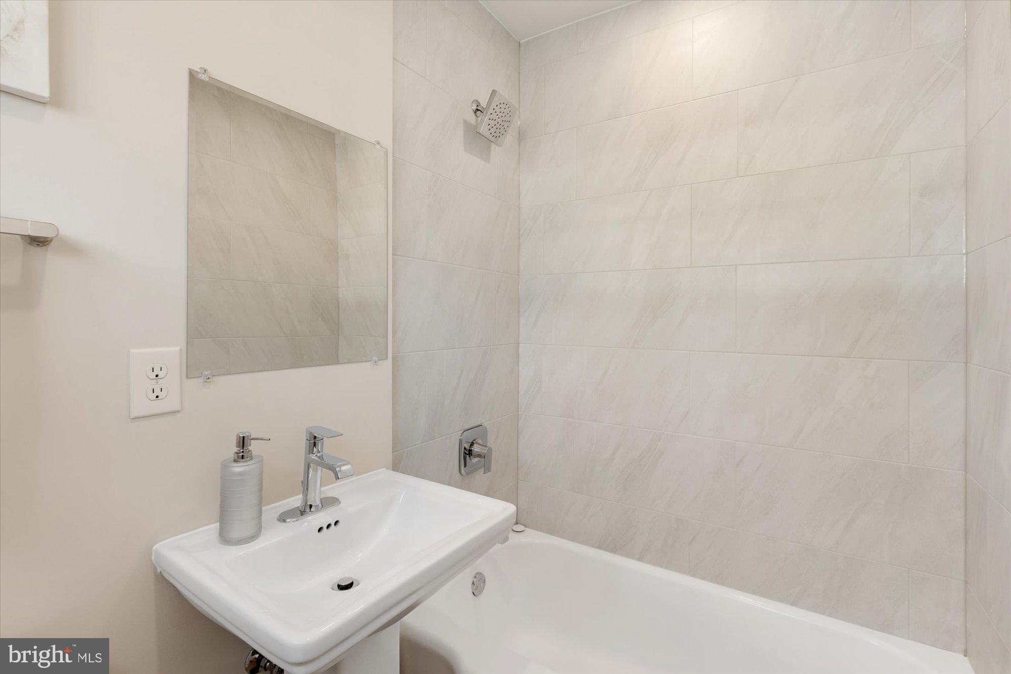 PARK  FAIRFAX - Residential