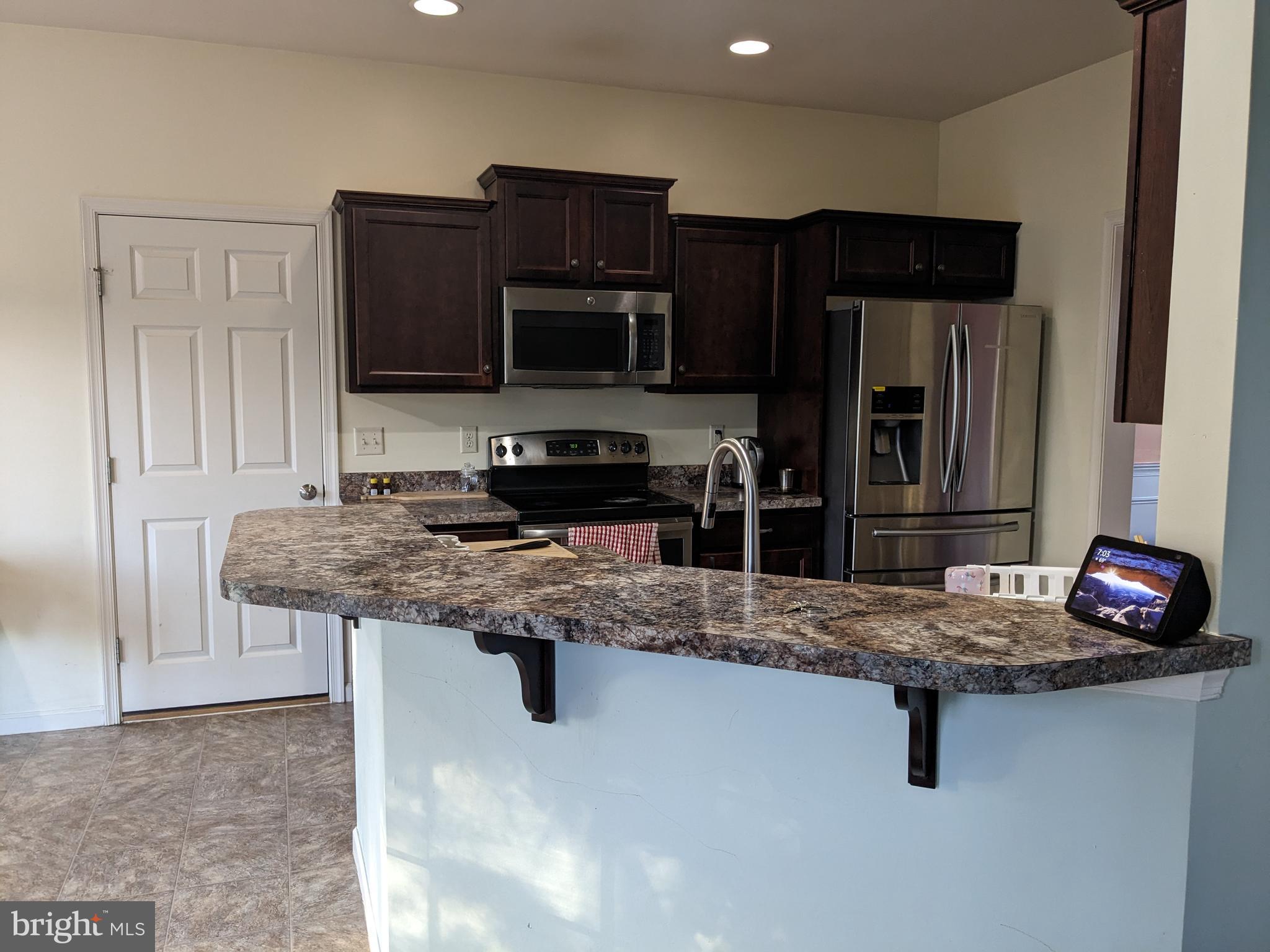 HAMLET SQUARE - Residential Lease