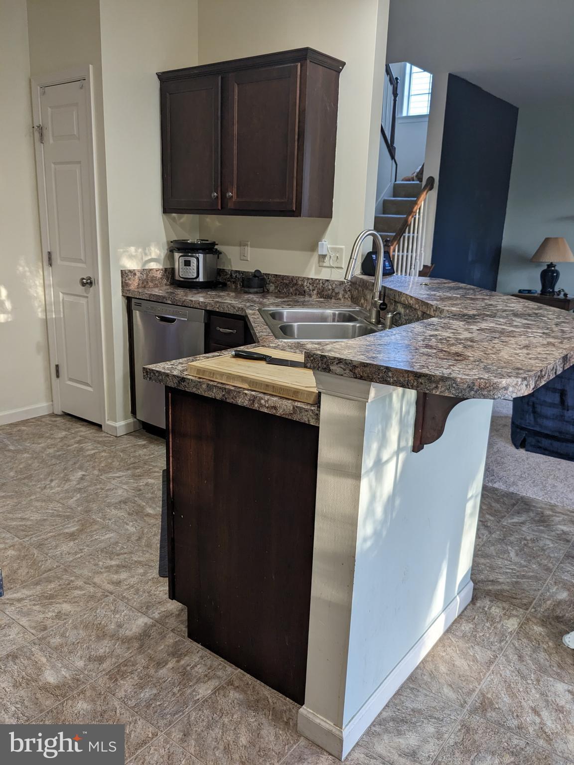 HAMLET SQUARE - Residential Lease