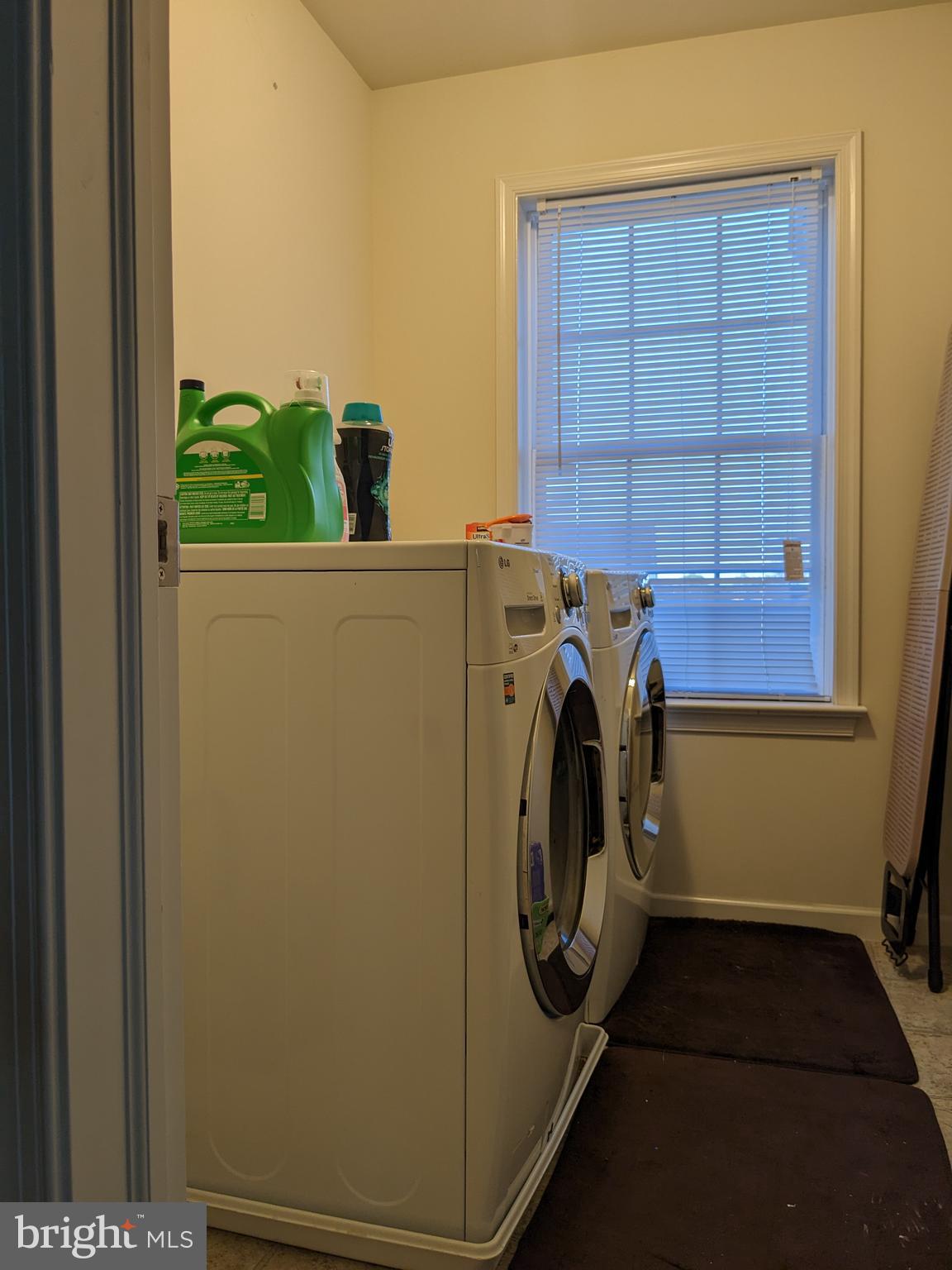 HAMLET SQUARE - Residential Lease