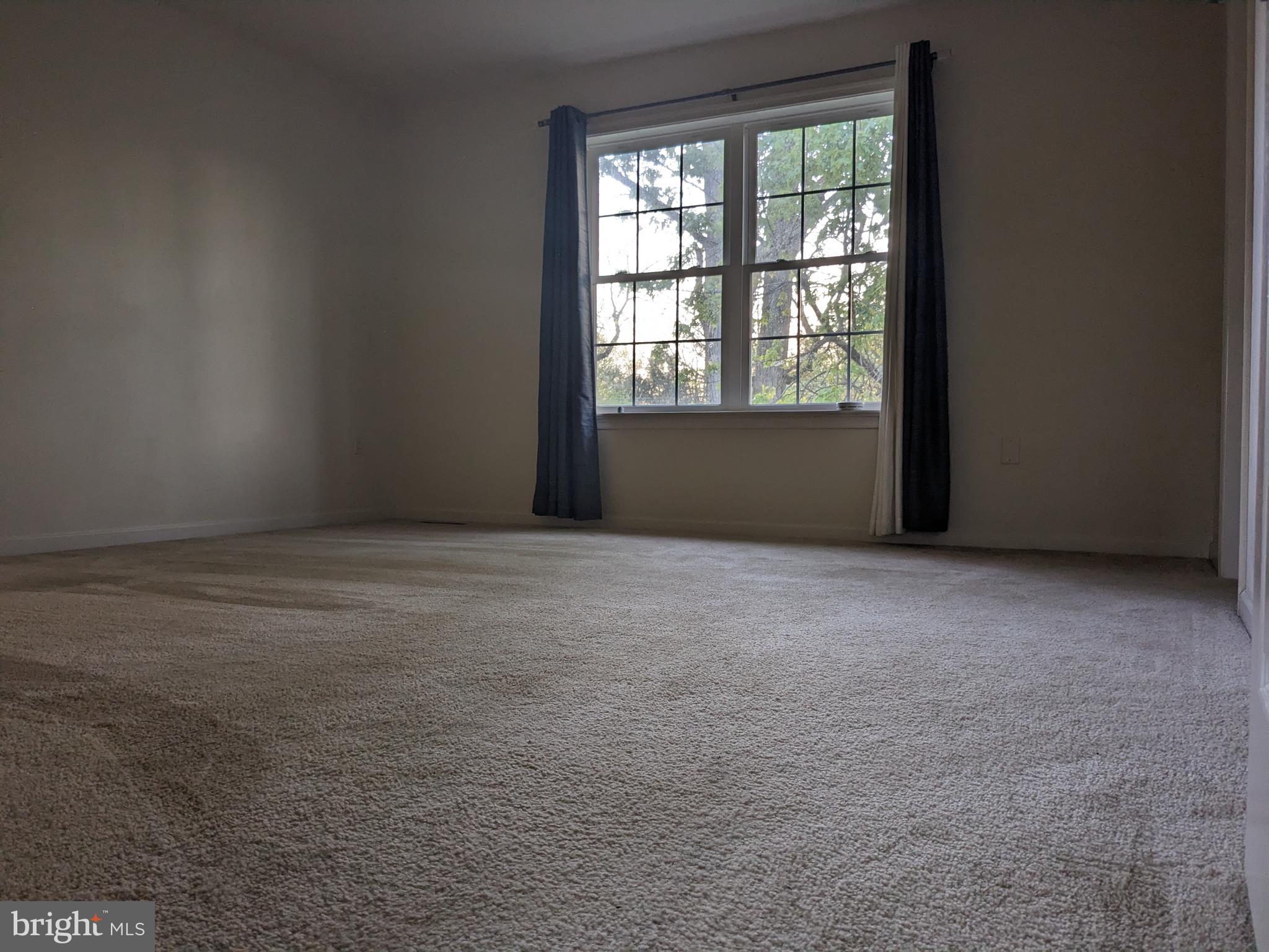 HAMLET SQUARE - Residential Lease