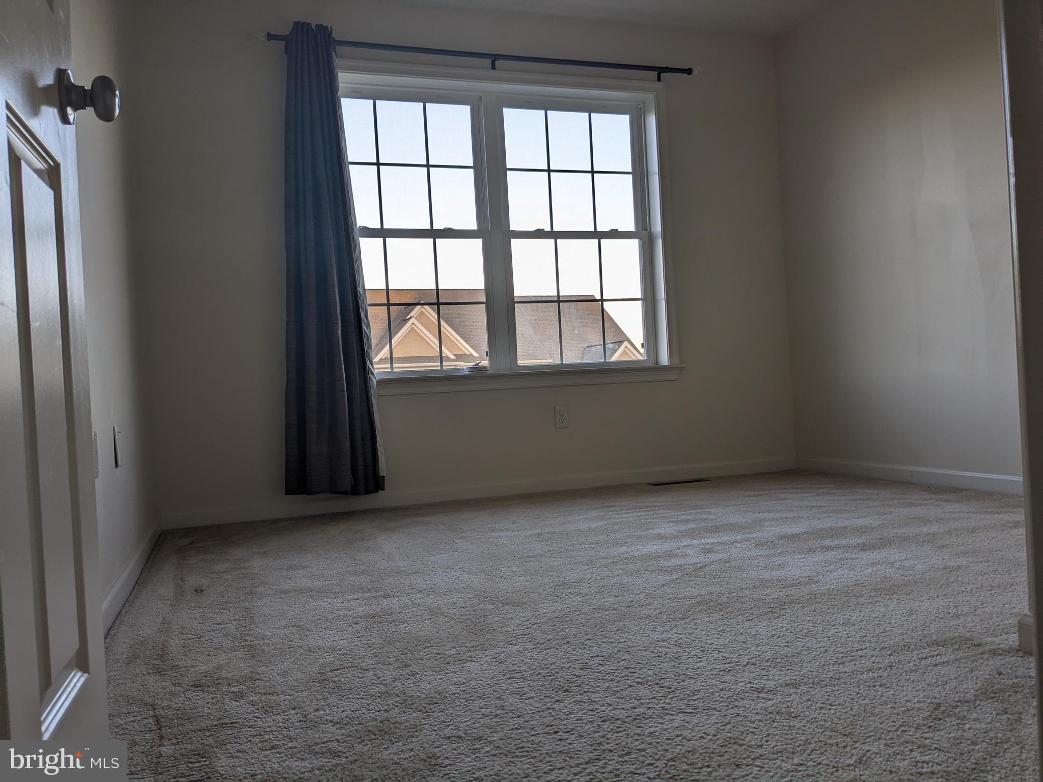 HAMLET SQUARE - Residential Lease