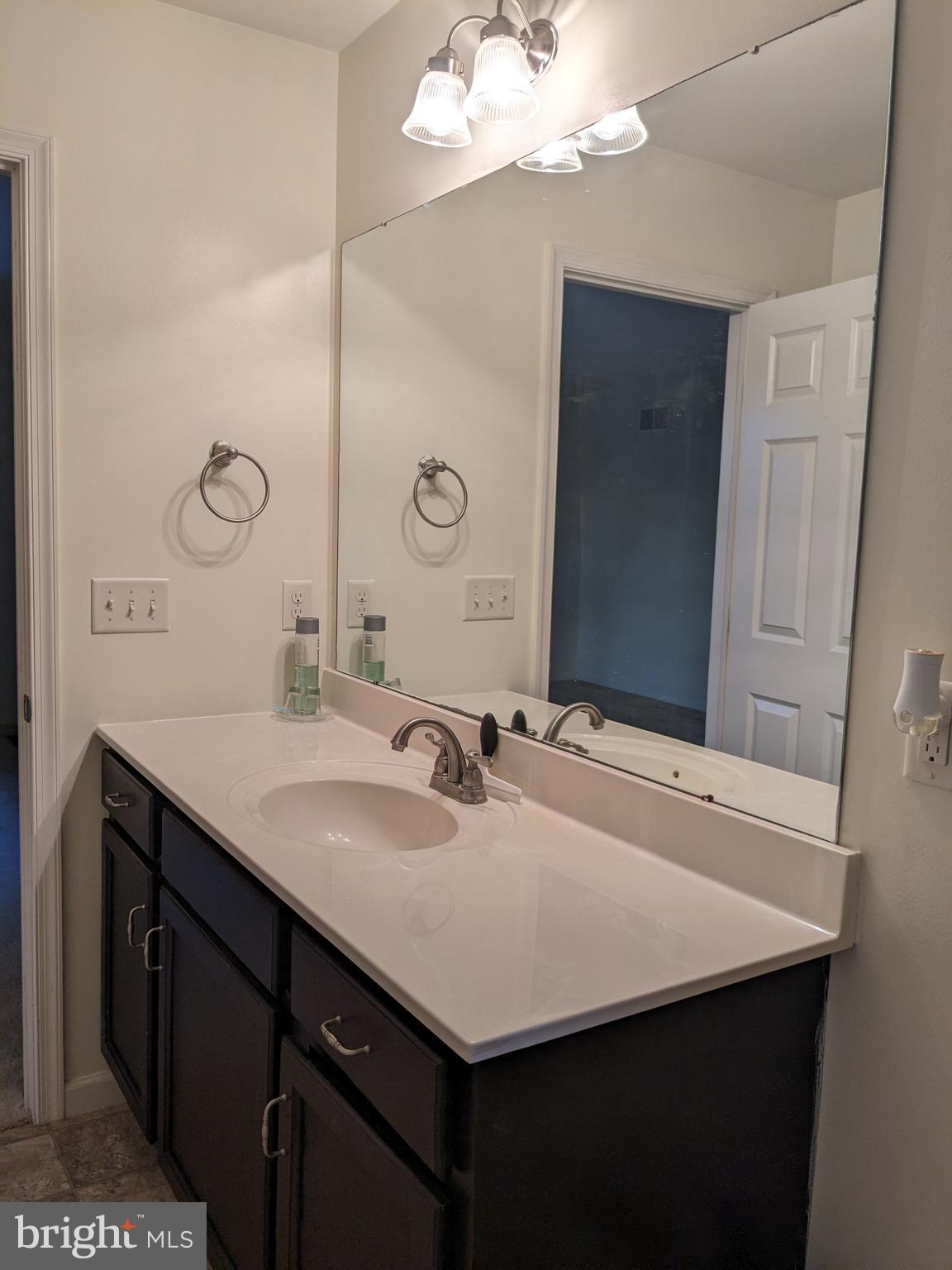 HAMLET SQUARE - Residential Lease