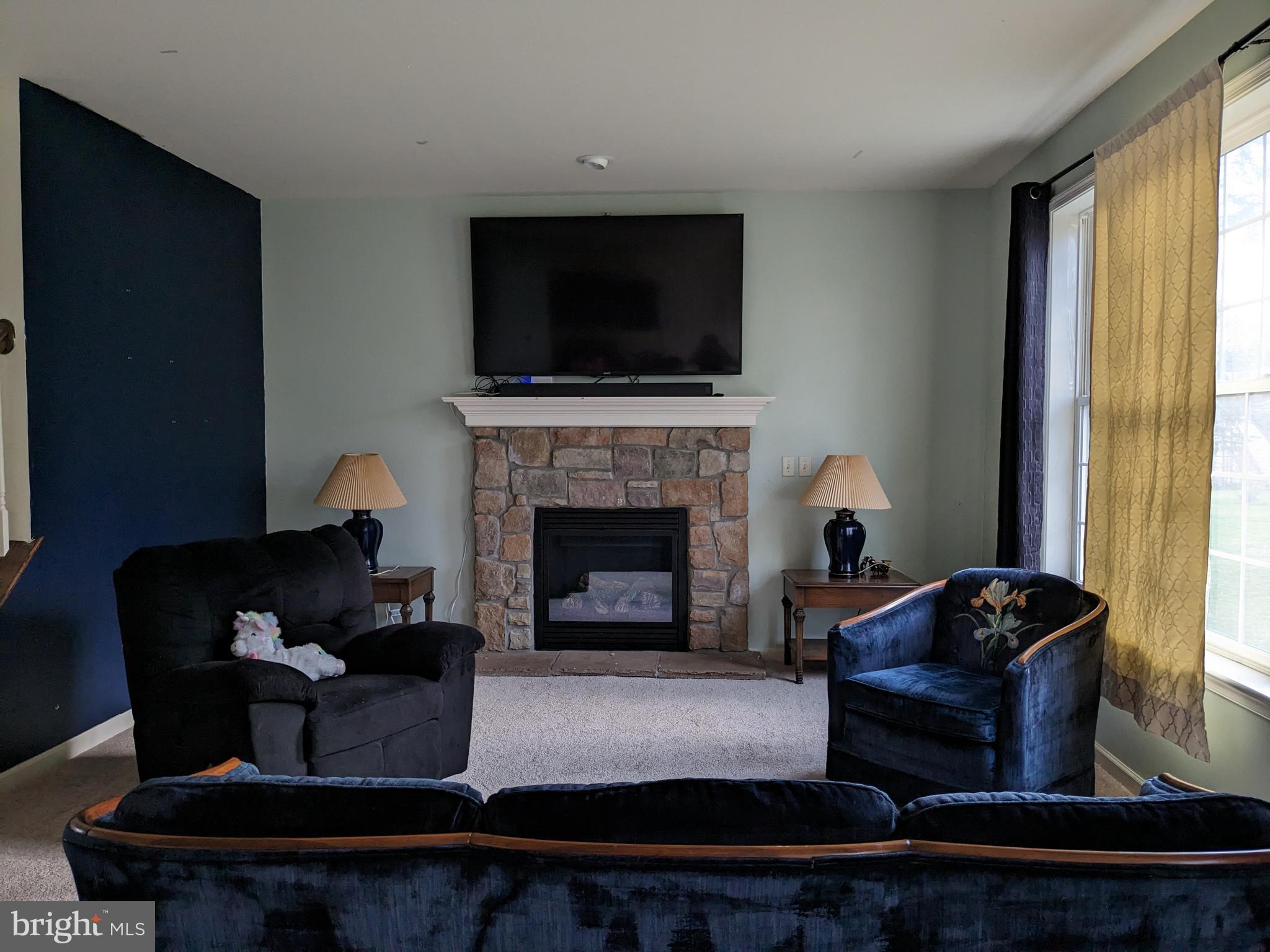 HAMLET SQUARE - Residential Lease