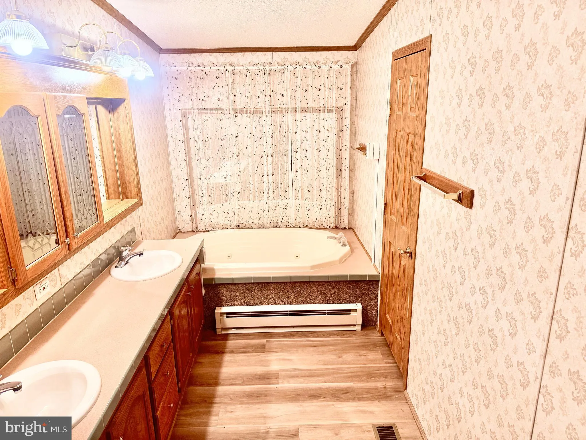 Fayetteville, Pennsylvania 17222, United States, 3 Bedrooms Bedrooms, ,3 BathroomsBathrooms,Residential,Contingent,157417