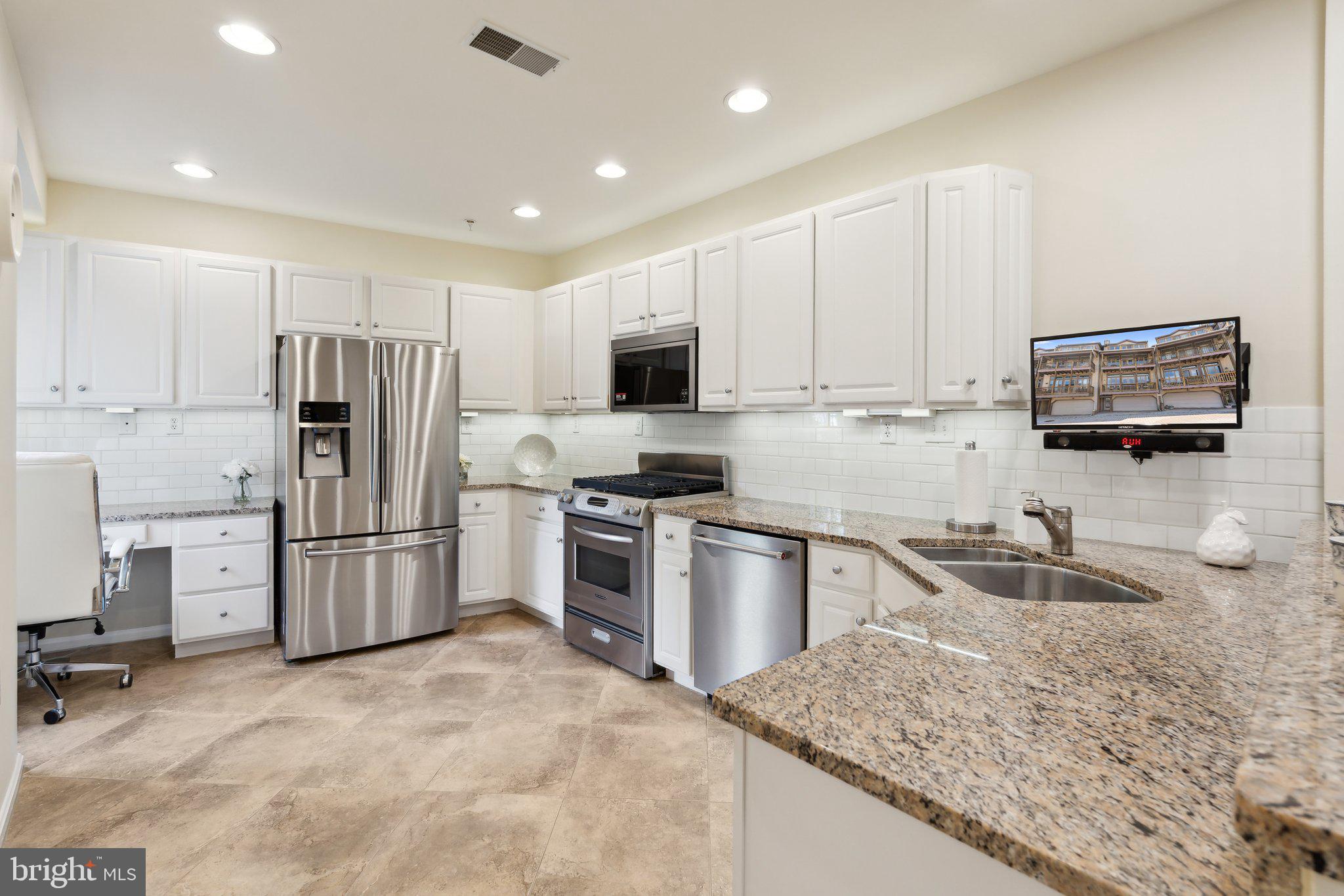 VILLAGE OF CHESAPEAKE HARBOUR - Residential