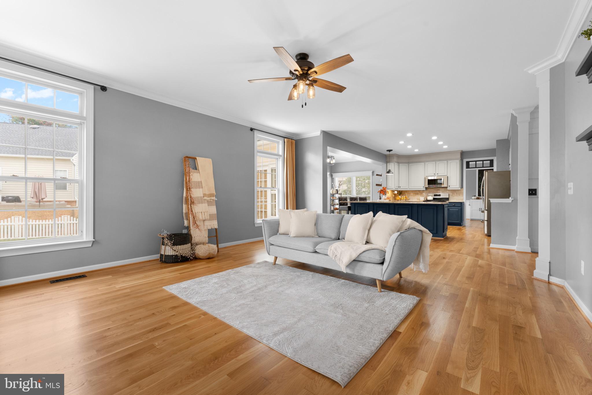 COUNTRY CLUB ESTATES - Residential