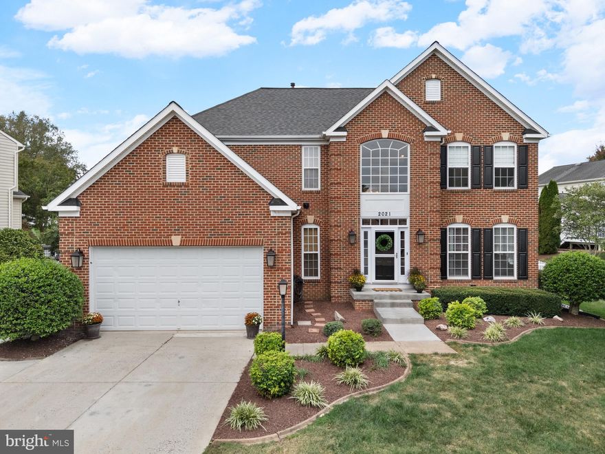 ✨ Stunning Home in Country Club Estates of Culpeper! ✨
Style, space, and sophistication come together beautifully in this show-stopping brick and vinyl Colonial! Step through the grand 2-story foyer and take in the exquisite craftsmanship—custom trim work, 3-D wall detailing, and elegant crown molding set the tone for the entire home.
The heart of the home is the updated gourmet kitchen featuring quartz countertops, a striking copper farmhouse sink, and an oversized L-shaped island perfect for gatherings. The open flow continues into the bright morning room and family room with soaring ceilings and a dramatic stone gas fireplace—creating the perfect atmosphere for both everyday living and entertaining.
Upstairs, you’ll find four spacious bedrooms and two full baths, including a luxurious primary suite with a huge walk-in closet and a spa-inspired wet room boasting a soaking tub and walk-in shower.
The fully finished lower level offers endless versatility with a fifth bedroom and full bath, a media room, custom stone bar with copper countertop, lighted display shelves, and an entertainment area complete with sink and cabinetry. There’s even a generous unfinished storage area for your extras.
Outdoors, unwind on the stamped concrete patio beside the beautiful stone fireplace or in the fenced backyard with plenty of side yard space. Roof replaced just 2 years ago!
As an added bonus, the sellers are including a 2-year social membership to the Country Club of Culpeper (a $1,000 initiation fee and $110/month covered for you!).
With no carpet anywhere and luxury finishes throughout, this home truly has it all—comfort, craftsmanship, and an unbeatable location across from the Club!