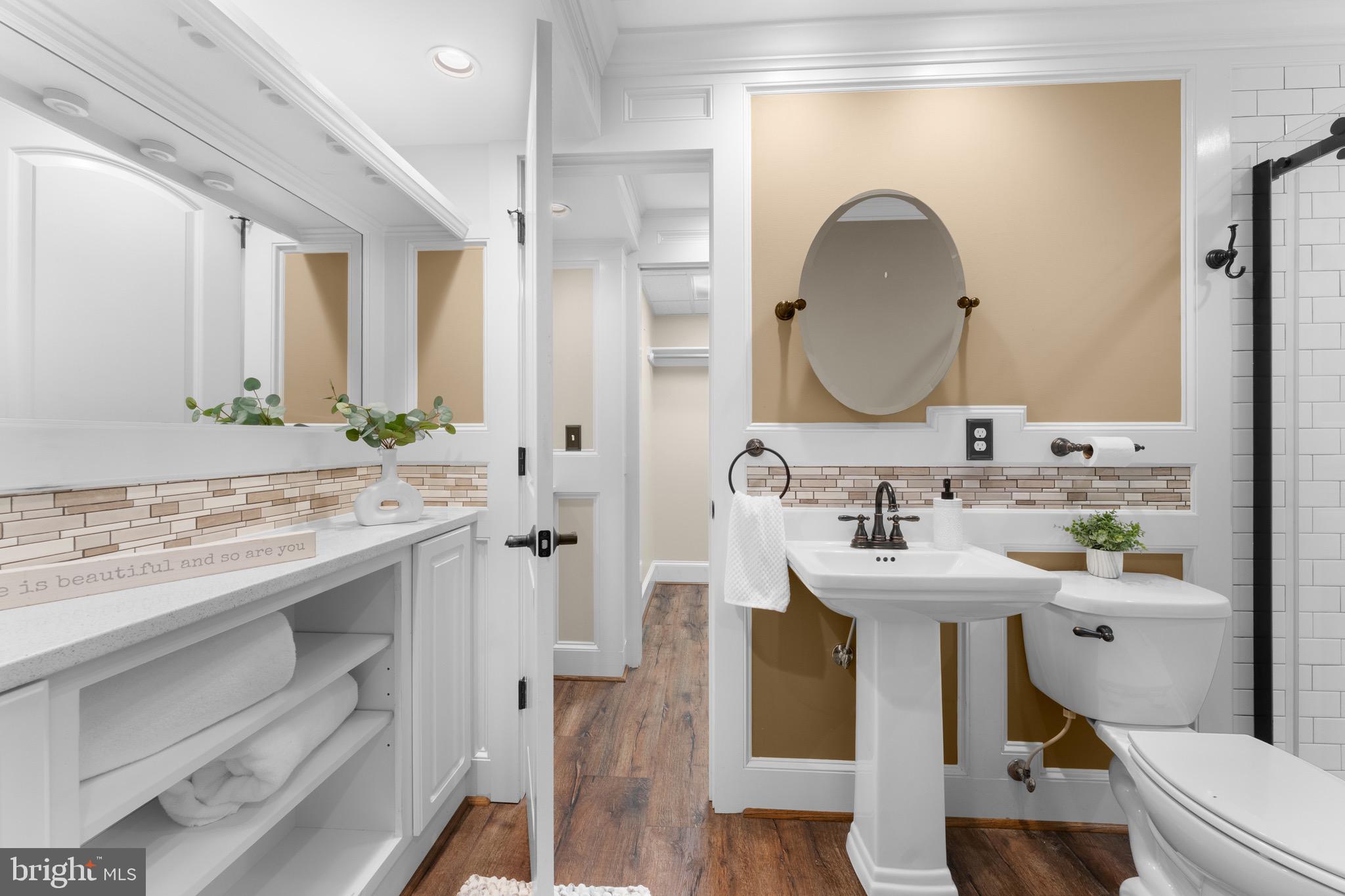 COUNTRY CLUB ESTATES - Residential