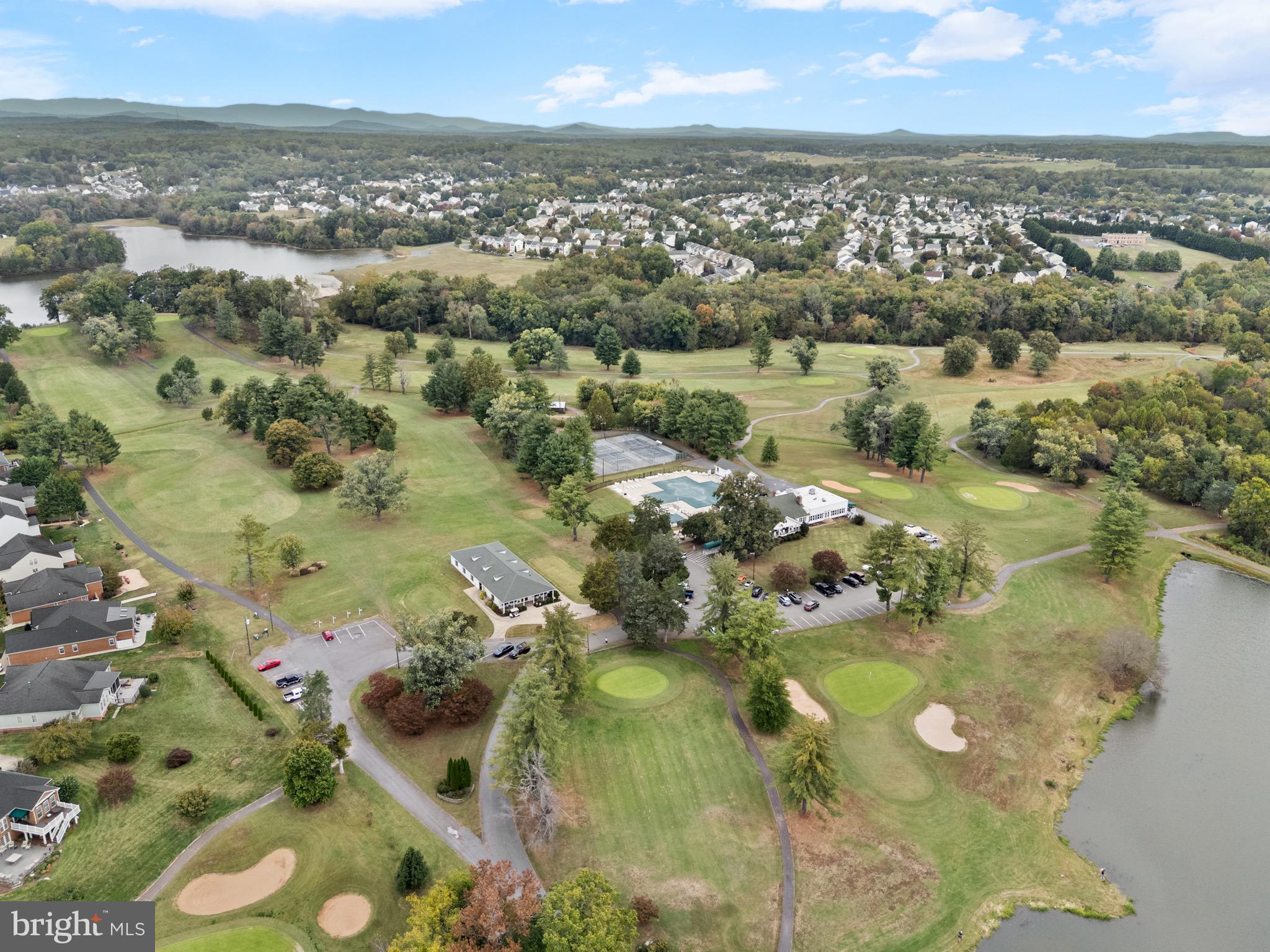 COUNTRY CLUB ESTATES - Residential