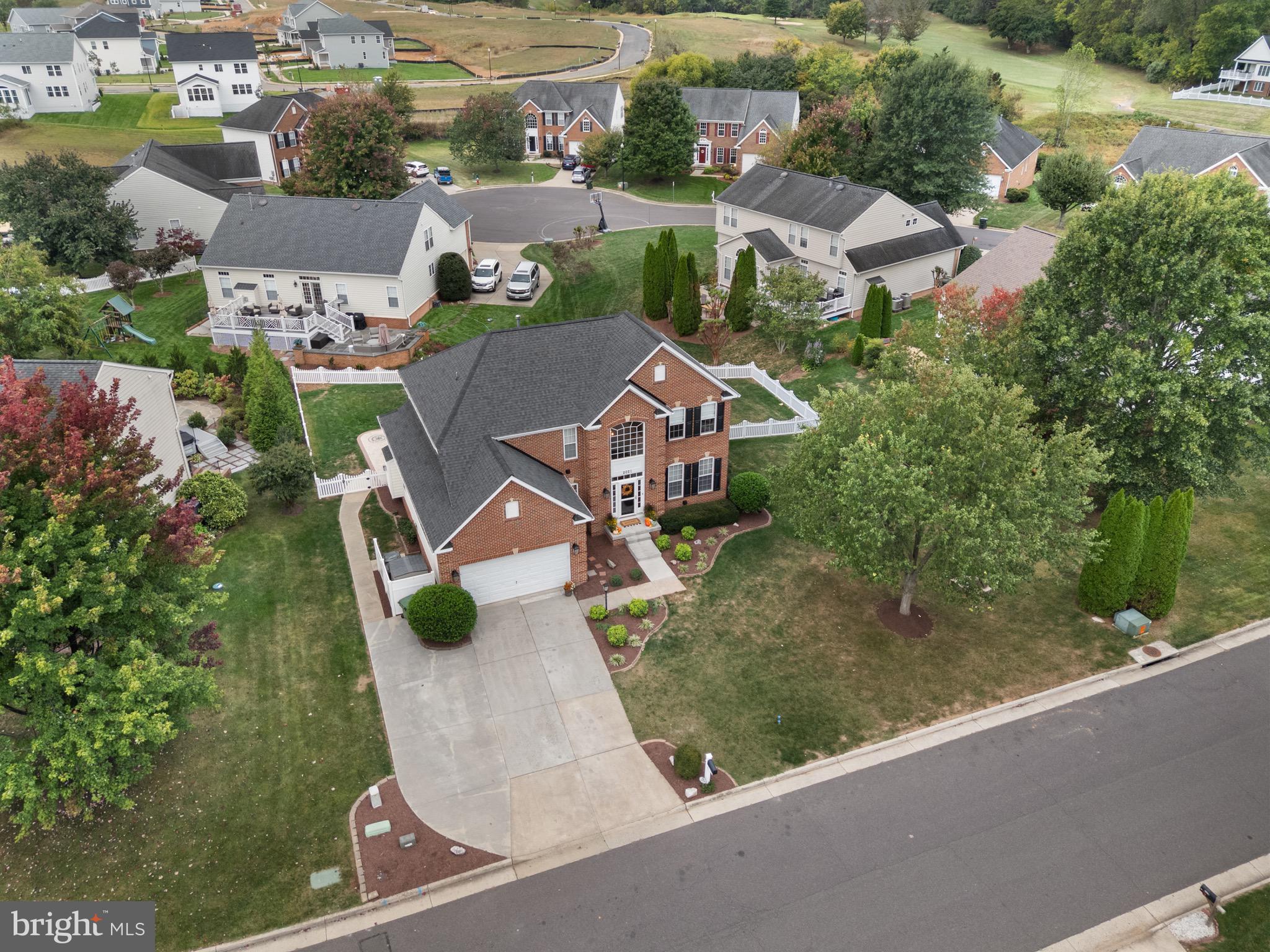 COUNTRY CLUB ESTATES - Residential