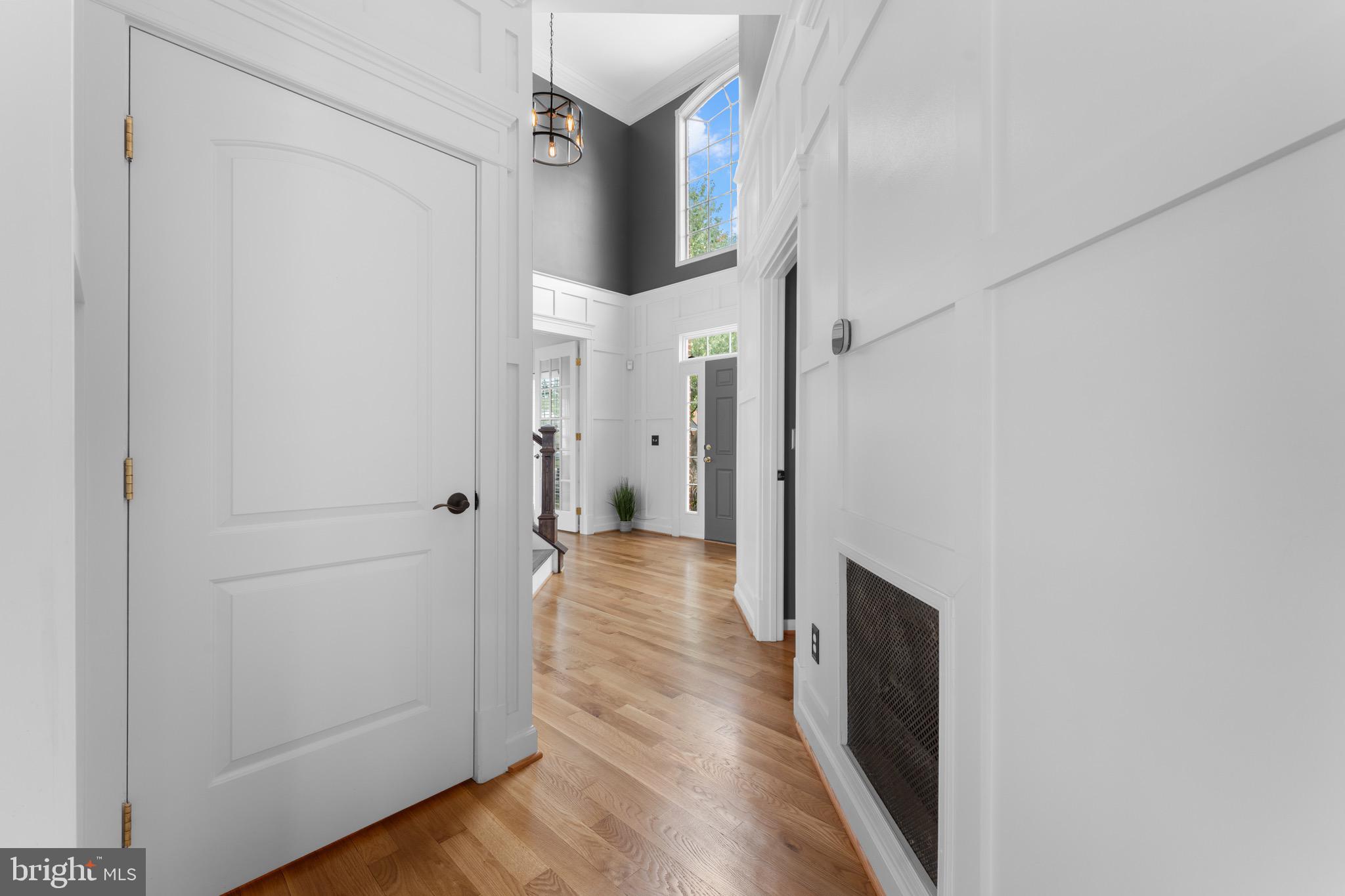 COUNTRY CLUB ESTATES - Residential