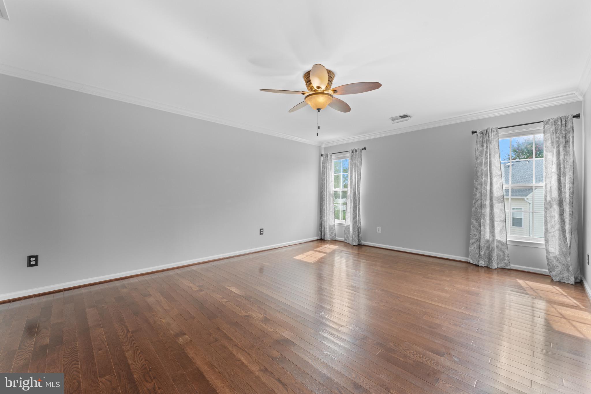 COUNTRY CLUB ESTATES - Residential