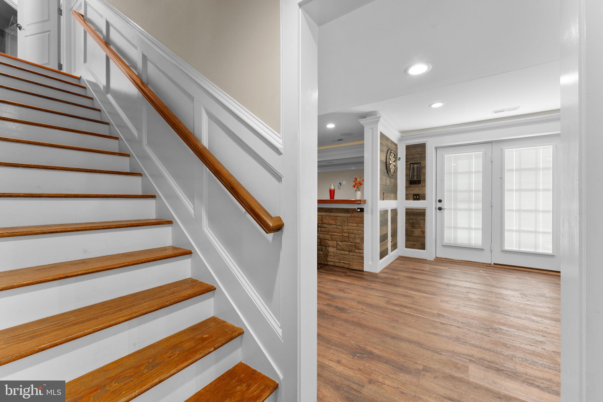 COUNTRY CLUB ESTATES - Residential